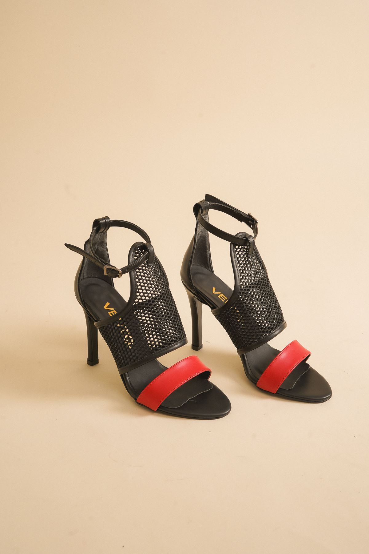 Uvena Siyah - Kırmızı Cilt Topuklu Kadın Ayakkabı