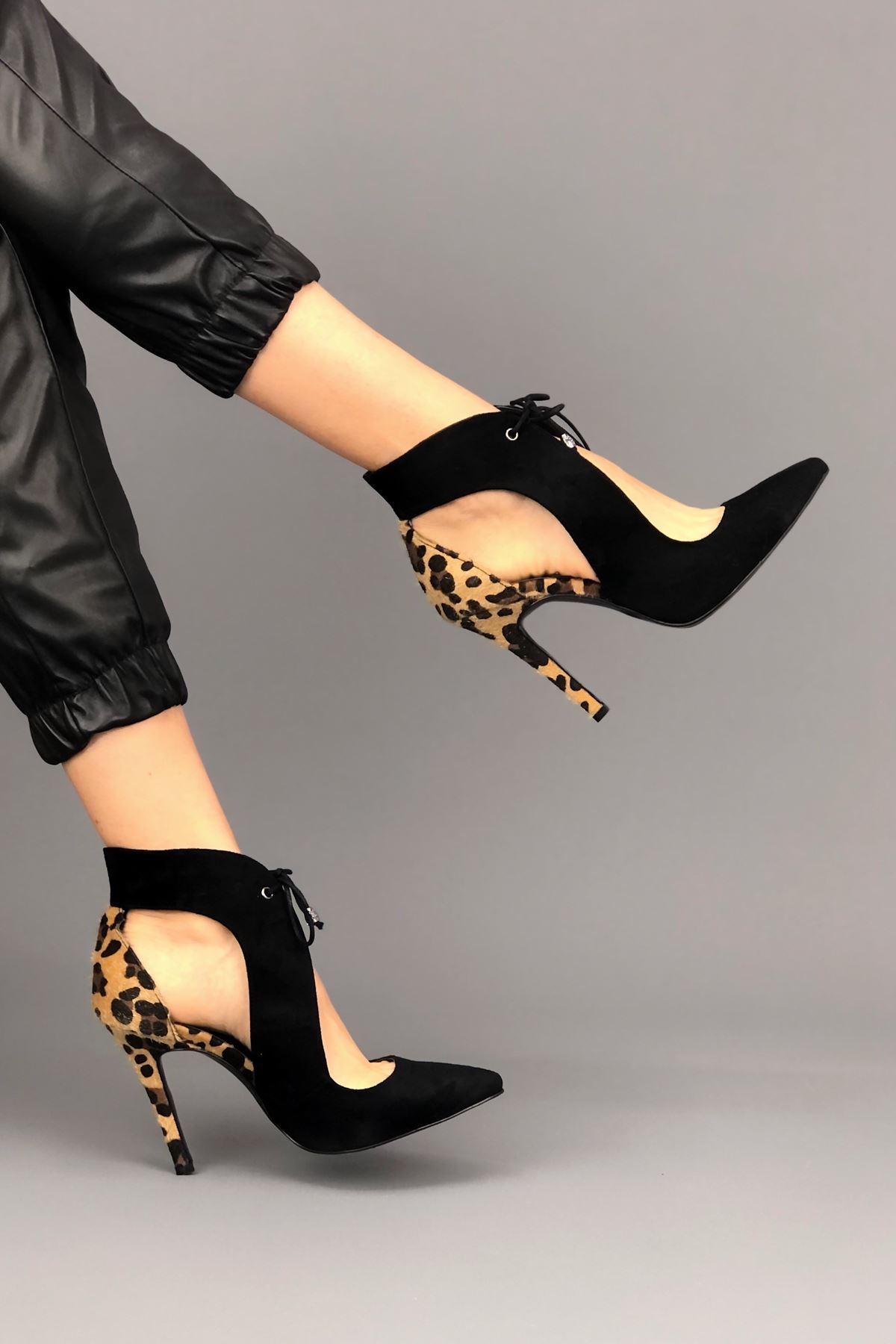 Delie Siyah - Leopar Topuklu Kadın Ayakkabı