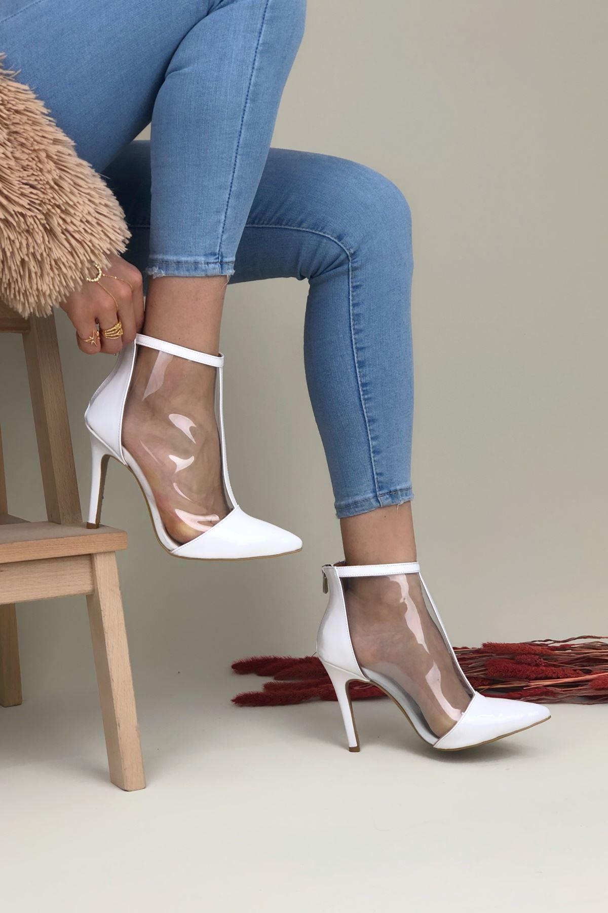 Freya Beyaz Rugan Topuklu Kadın Ayakkabı