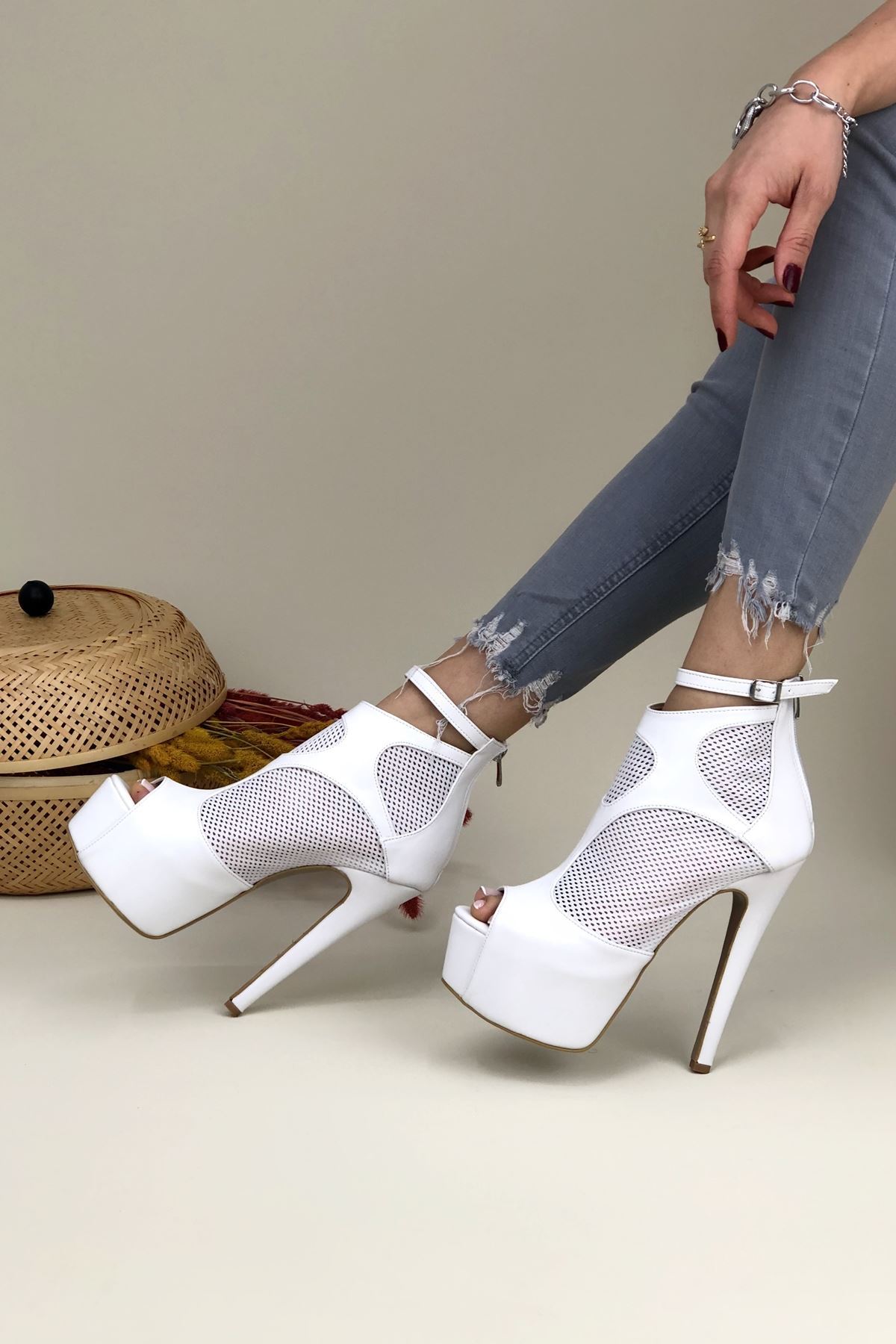 Leoni Beyaz Cilt Kadın Topuklu Ayakkabı