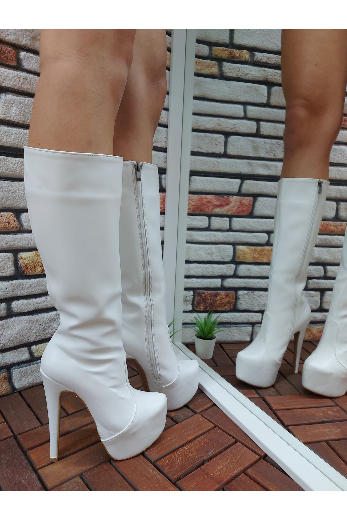 Lily Fermuarlı Beyaz Cilt Yüksek Topuklu Çizme