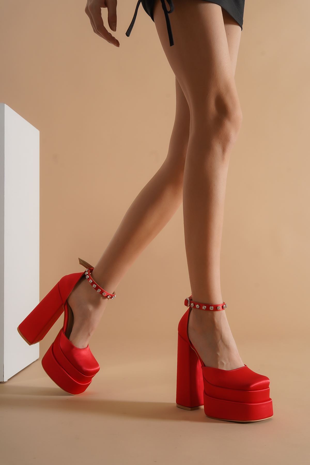 Figos Kırmızı Saten Platform Kadın Ayakkabı