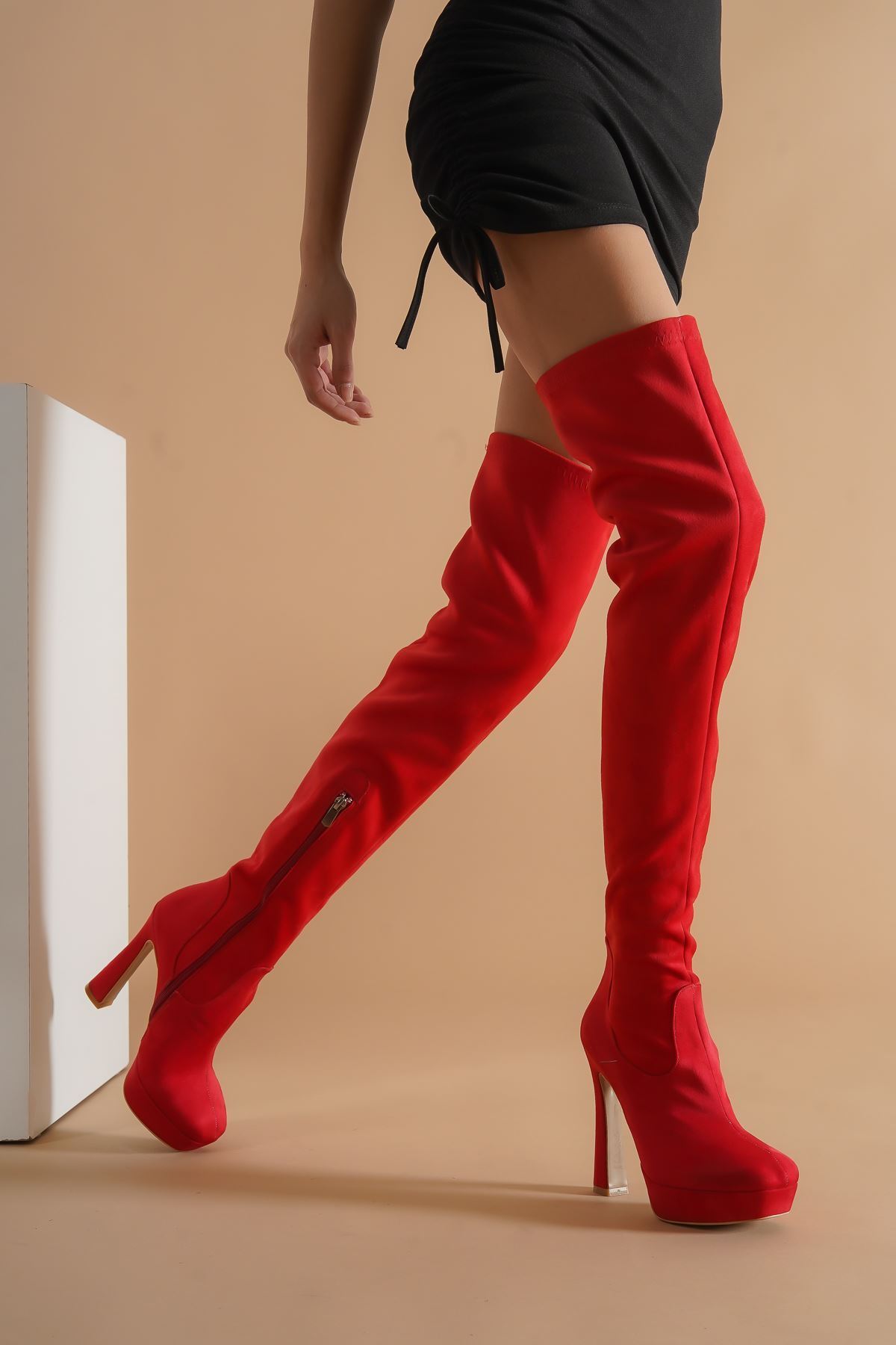Angle Kırmızı Süet Yüksek Topuklu Diz Üstü Kadın Çizme
