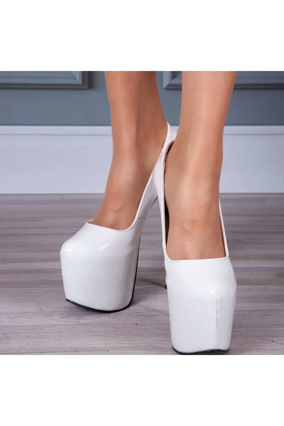 Josie Beyaz Rugan Yüksek Kadın Topuklu Ayakkabı 19 Cm