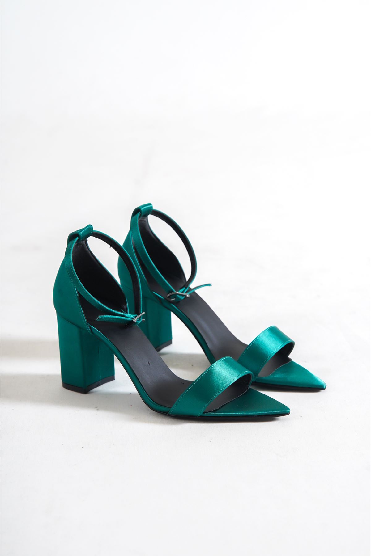 Linea Yeşil Saten Kısa Topuklu Kadın Ayakkabı