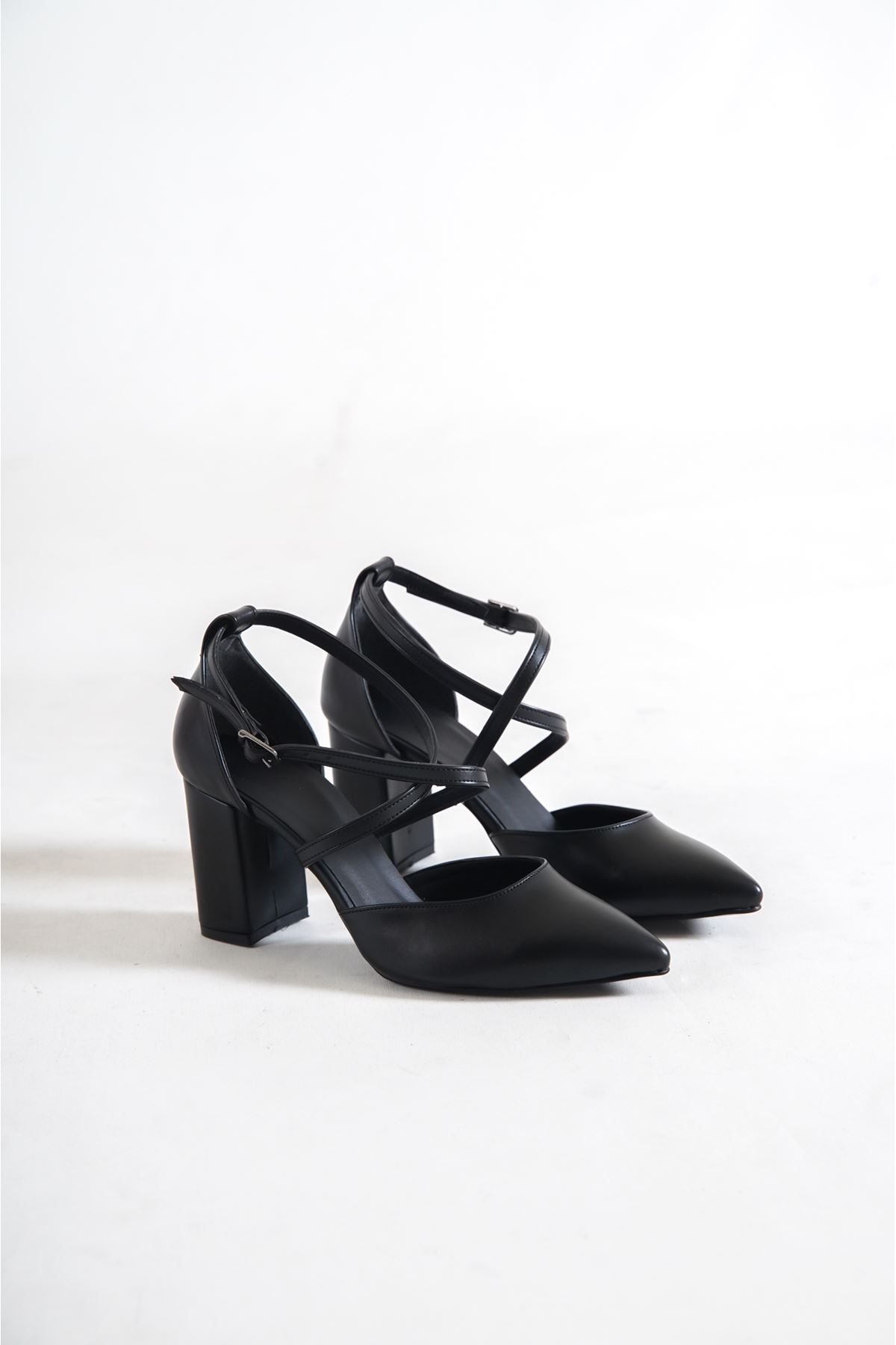 Captur Siyah Cilt Kısa Topuklu Kadın Ayakkabı