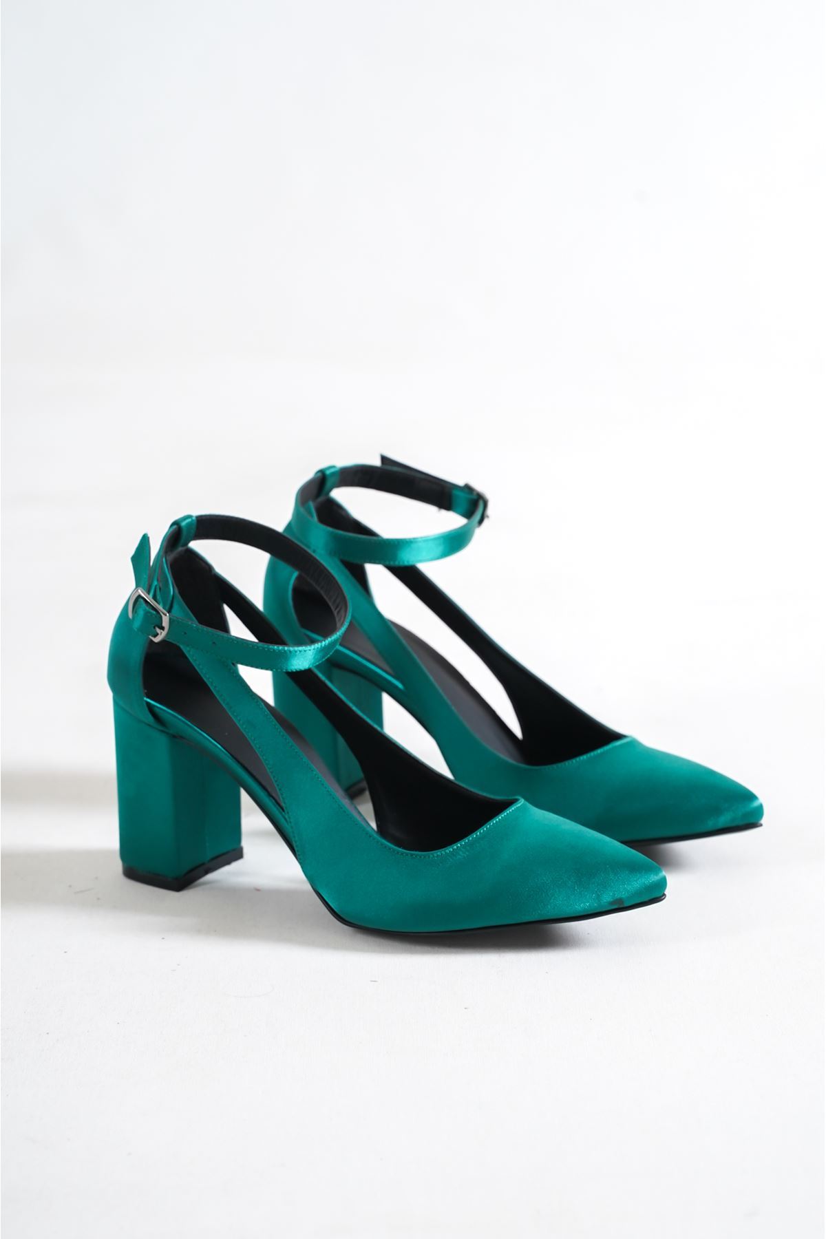 Hilux Yeşil Saten  Kısa Topuklu Kadın Ayakkabı