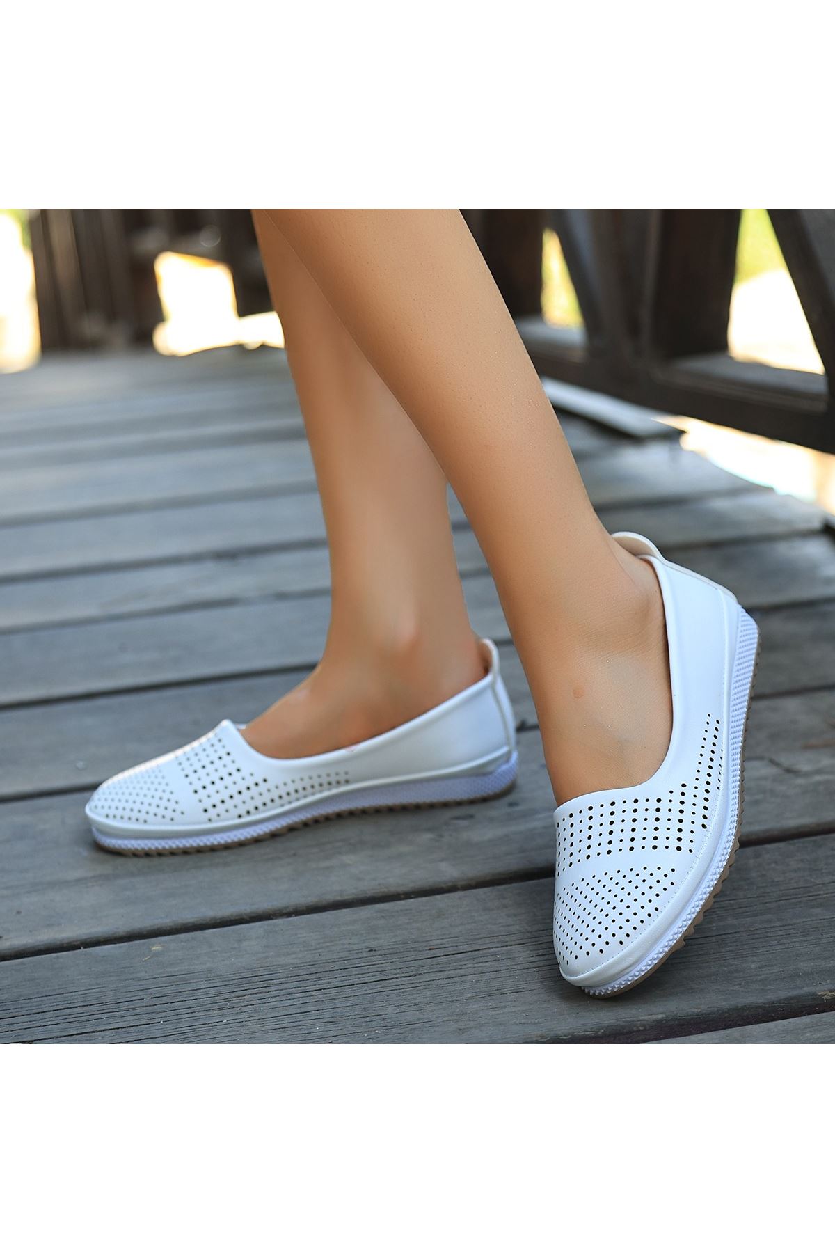 Liiy Beyaz Cilt Babet Ayakkabı