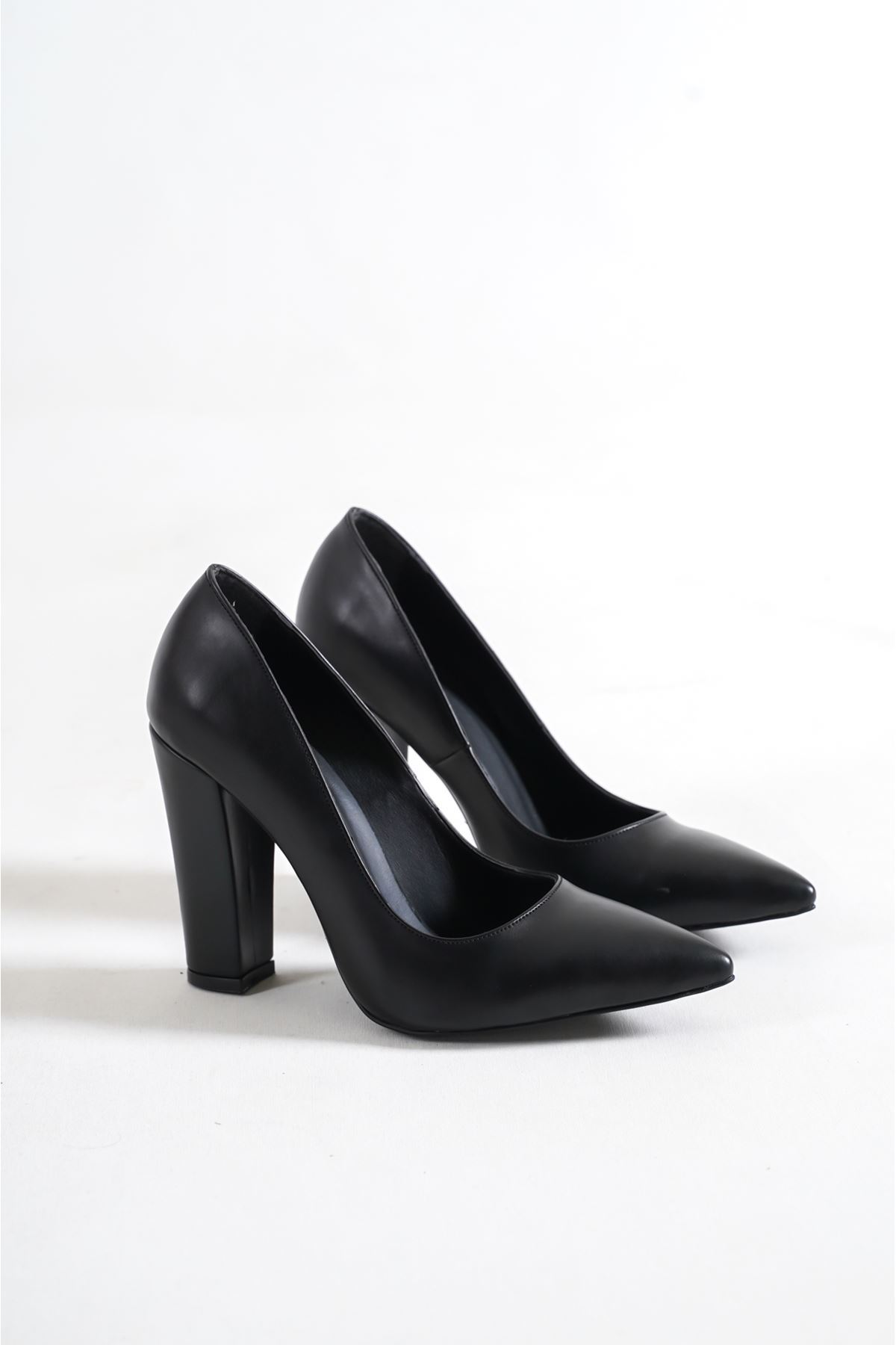 Tokyo Siyah Cilt Kadın Kalın Topuklu Ayakkabı Stiletto