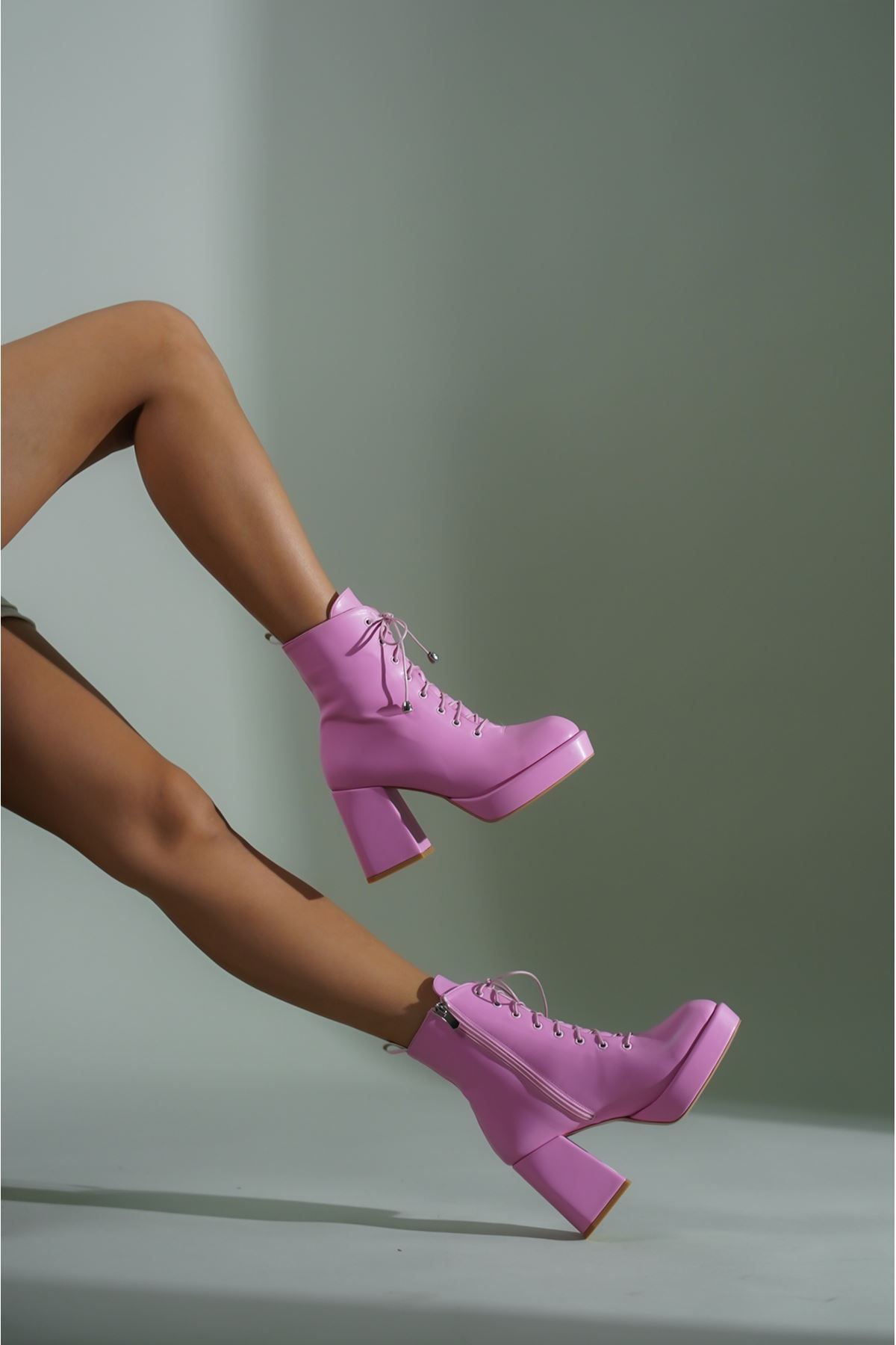 Pembe Cilt Bağcıklı Tasarım Topuklu Kadın Ayakkabı Ribel