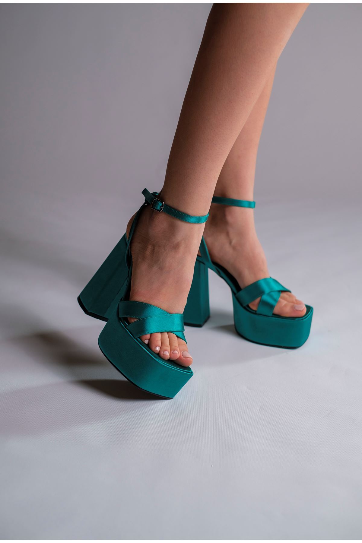 Selena Yeşil  Saten Tasarım Platform Kadın Ayakkabı