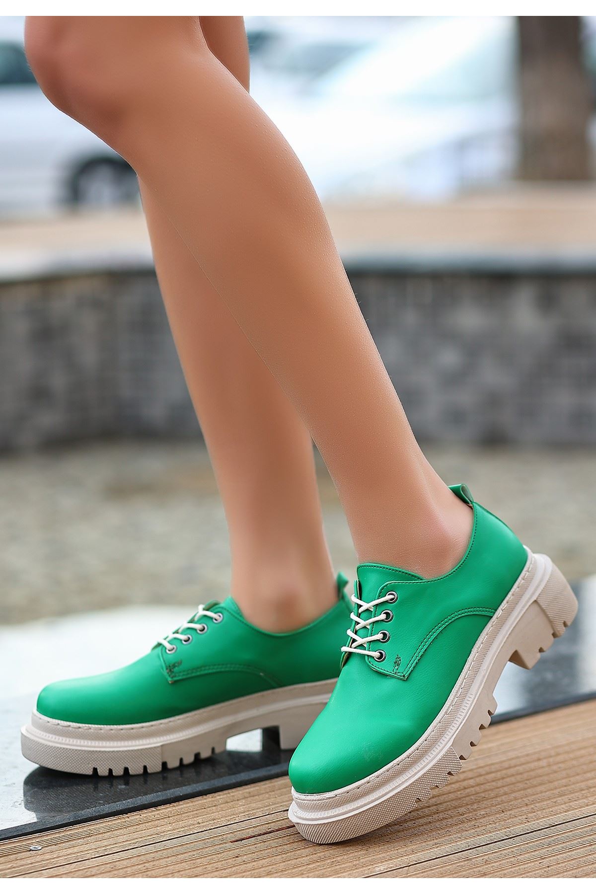 Teri Yeşil Cilt Bağcıklı Ayakkabı