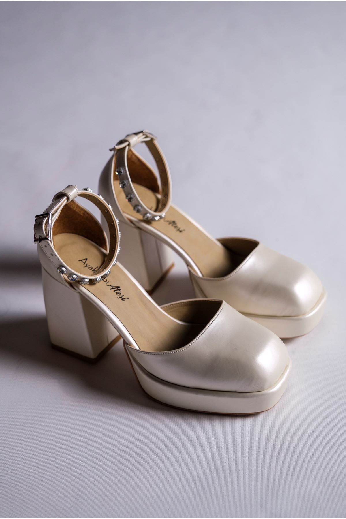 Sandy Sedef Cilt Taşlı Platform Kadın Ayakkabı