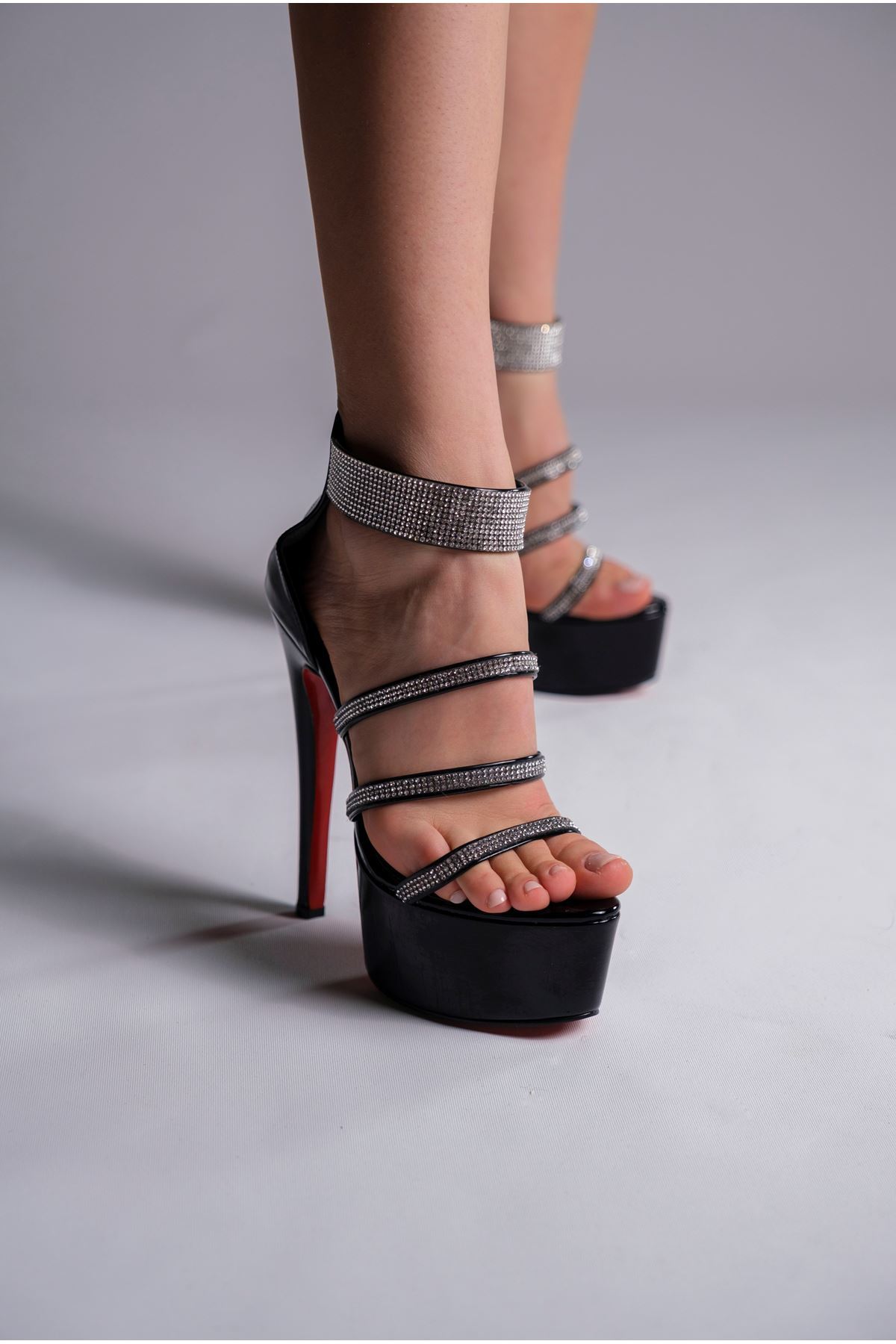 Siyah Rugan Platform Tasarım Cam Kırığı Detaylı Kadın Ayakkabı  Jewelry