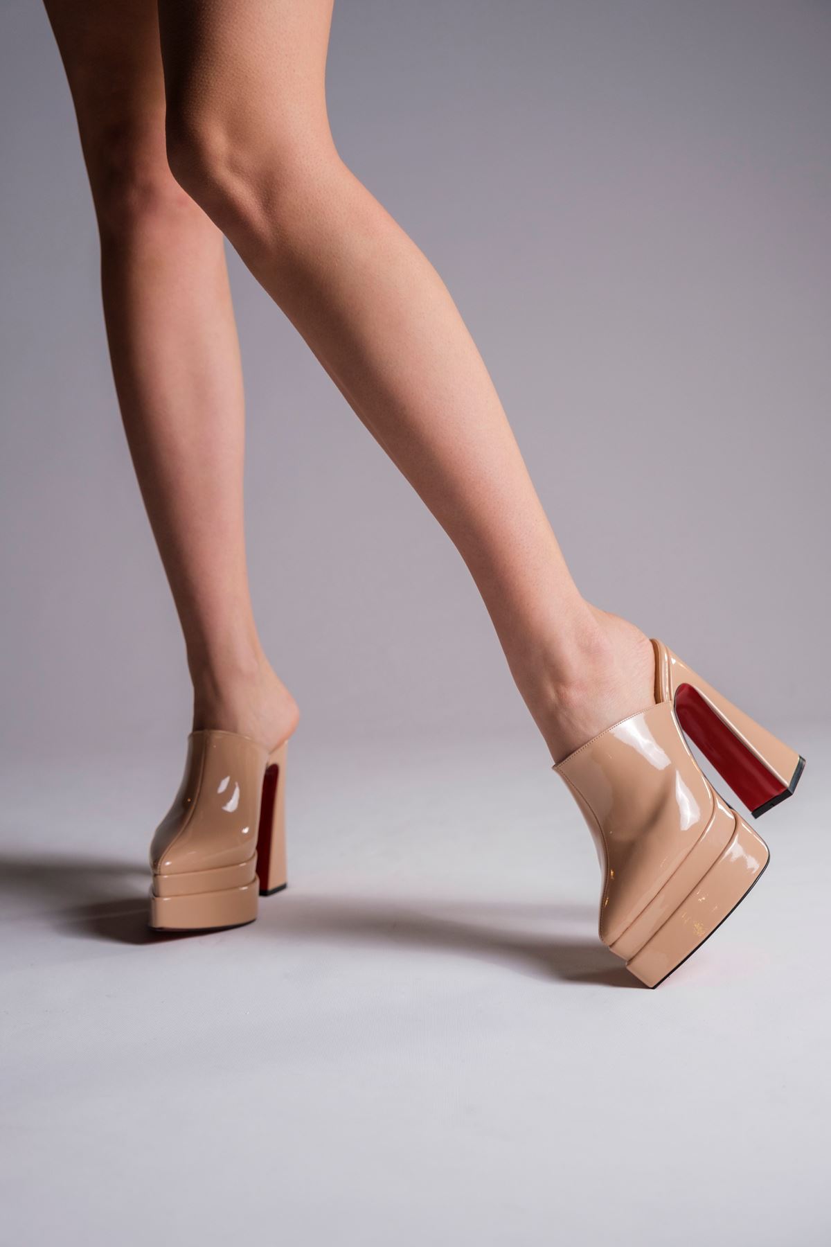 Nude Rugan Çift  Platform Tasarım Burnu Kapalı Kadın Terlik Yüksek Topuklu Ayakkabı Sortie