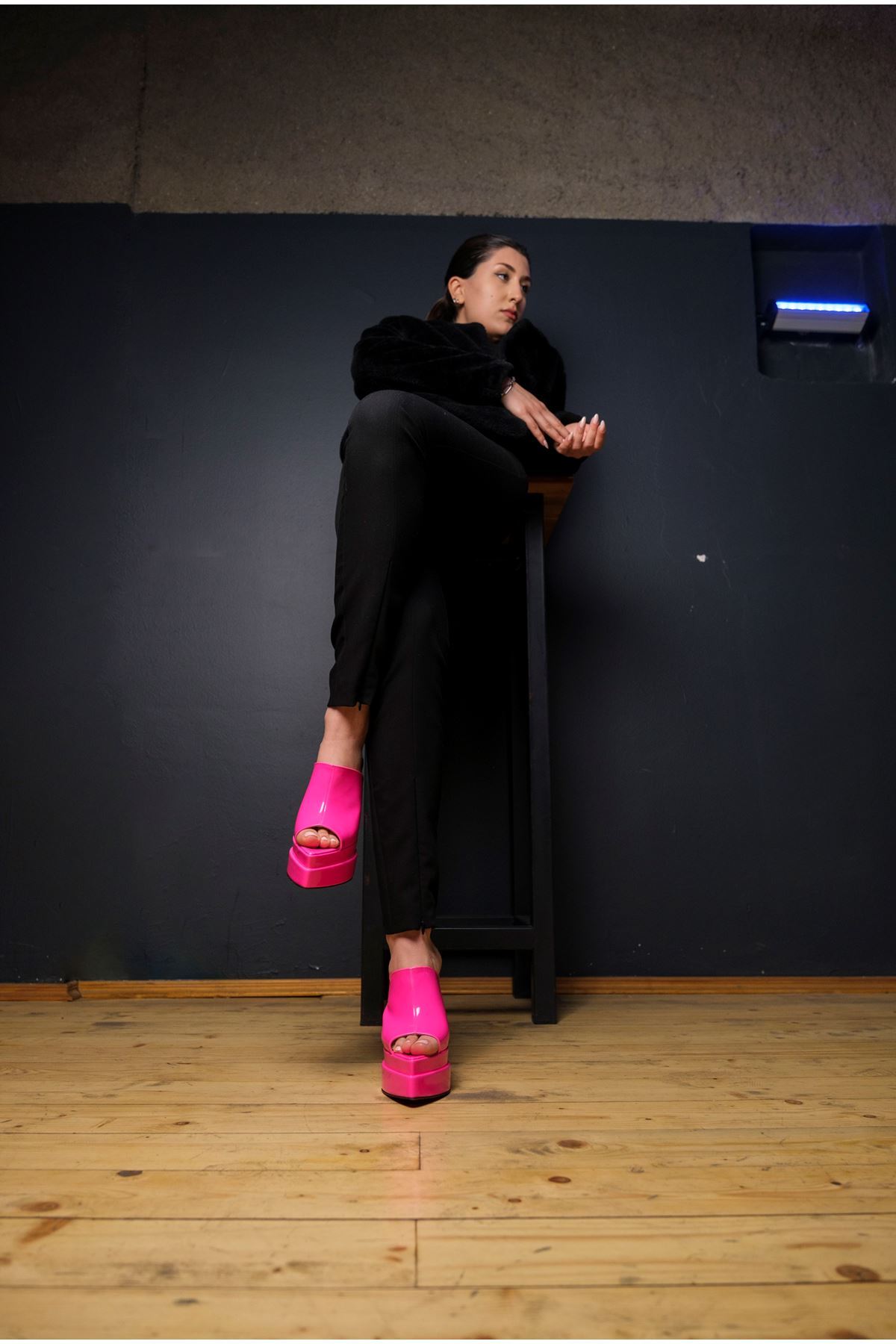 Fuşya Rugan Çift  Platform Tasarım Burnu Kapalı Kadın Terlik Yüksek Topuklu Ayakkabı Farah
