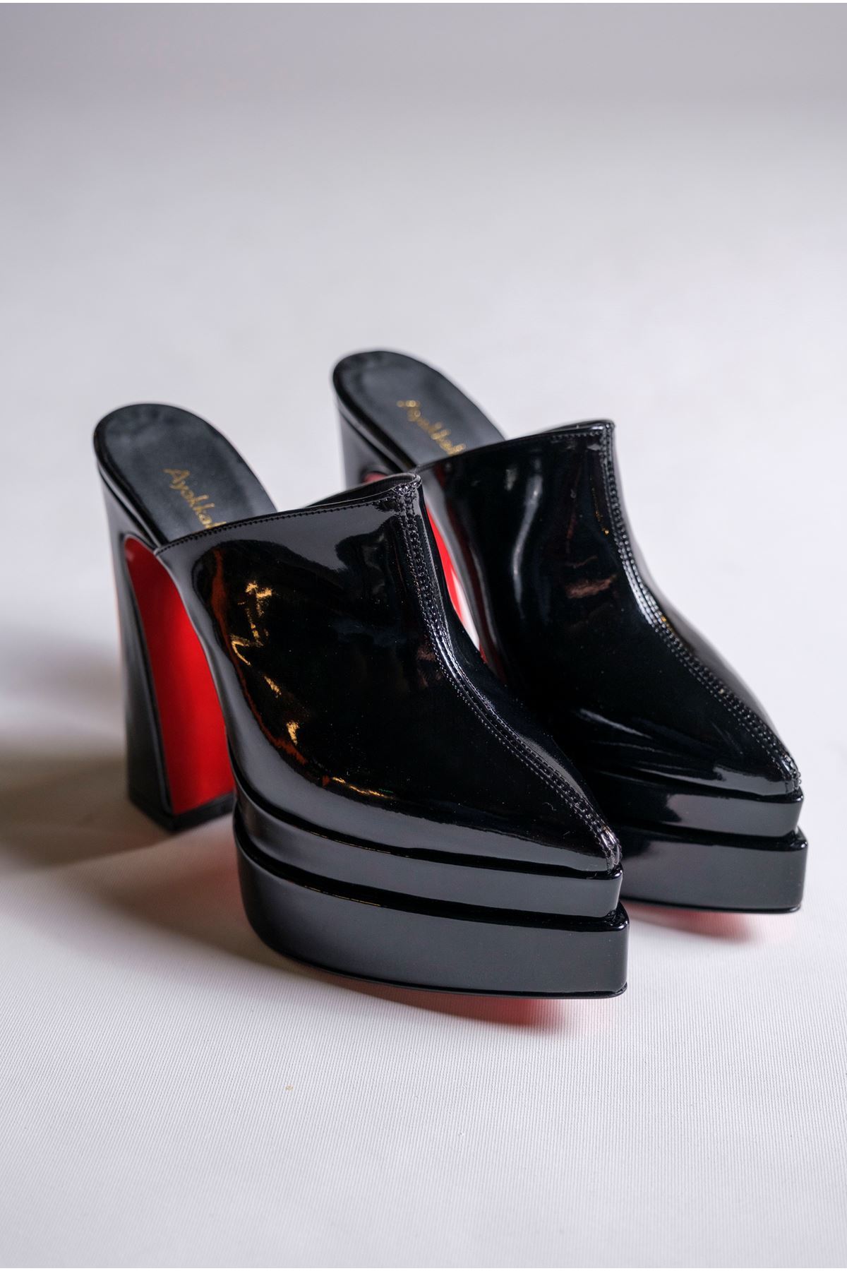Siyah Rugan Çift  Platform Tasarım Burnu Kapalı Kadın Terlik Yüksek Topuklu Ayakkabı Sortie
