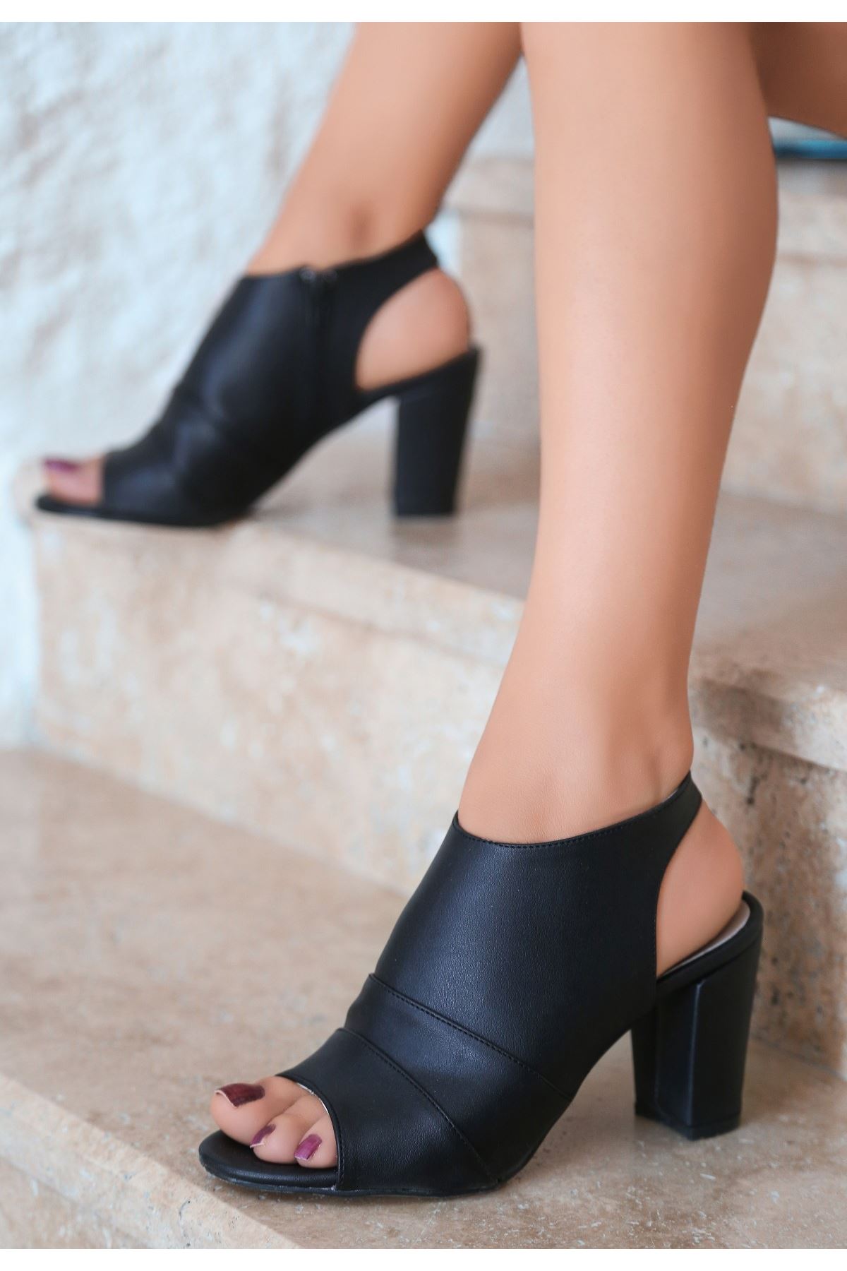 Dolly Siyah Cilt Topuklu Ayakkabı
