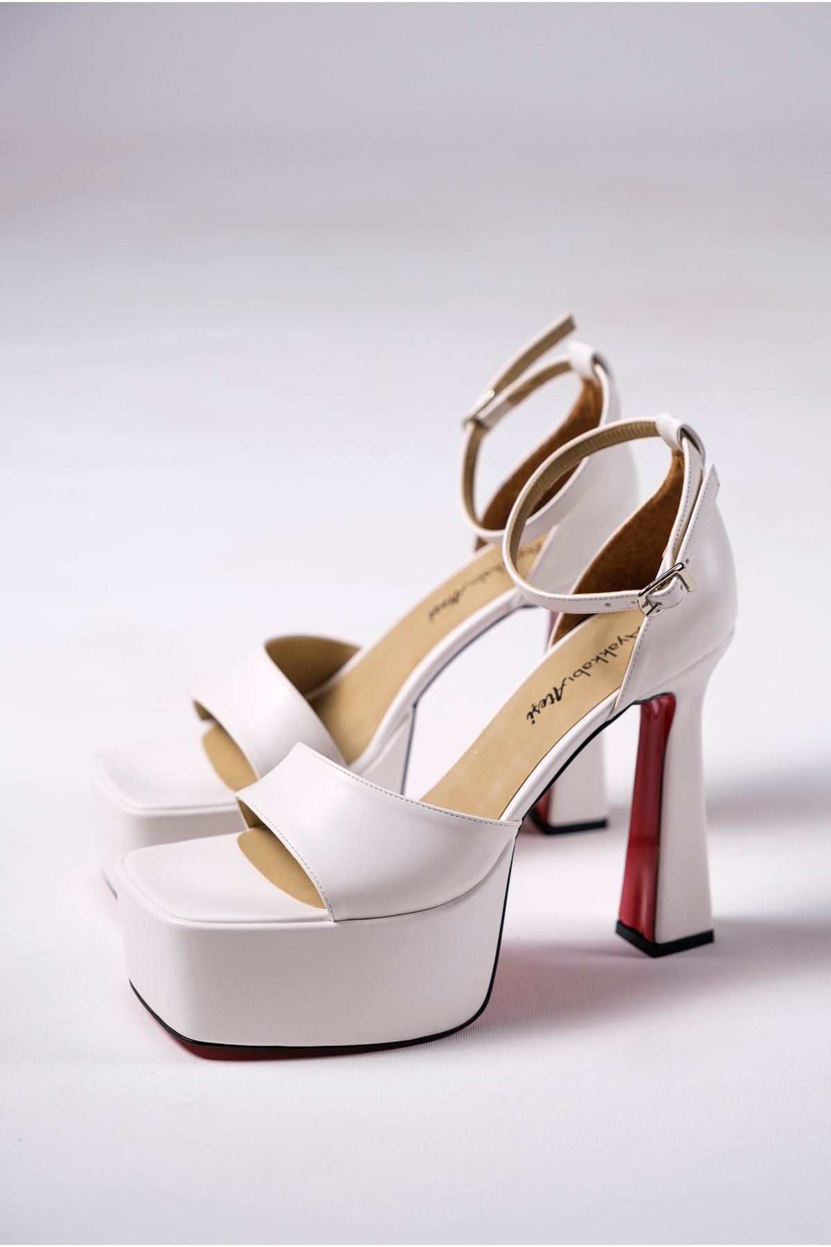 Beyaz Cilt Özel Tasarım Platform  Kadın Ayakkabı Zoey