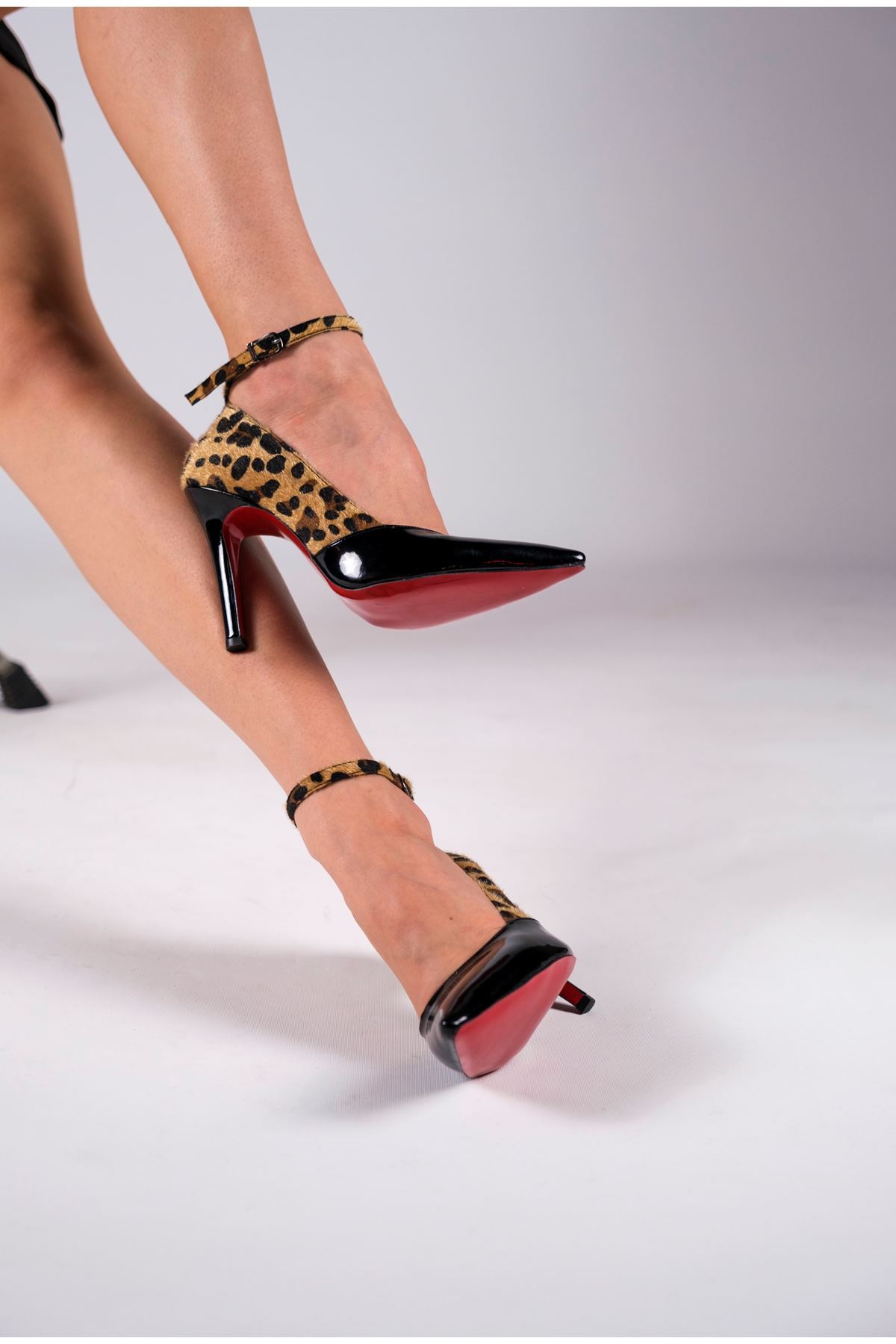 Siyah Rugan - Leopar Kadın İnce Topuklu Ayakkabı Stiletto Calit