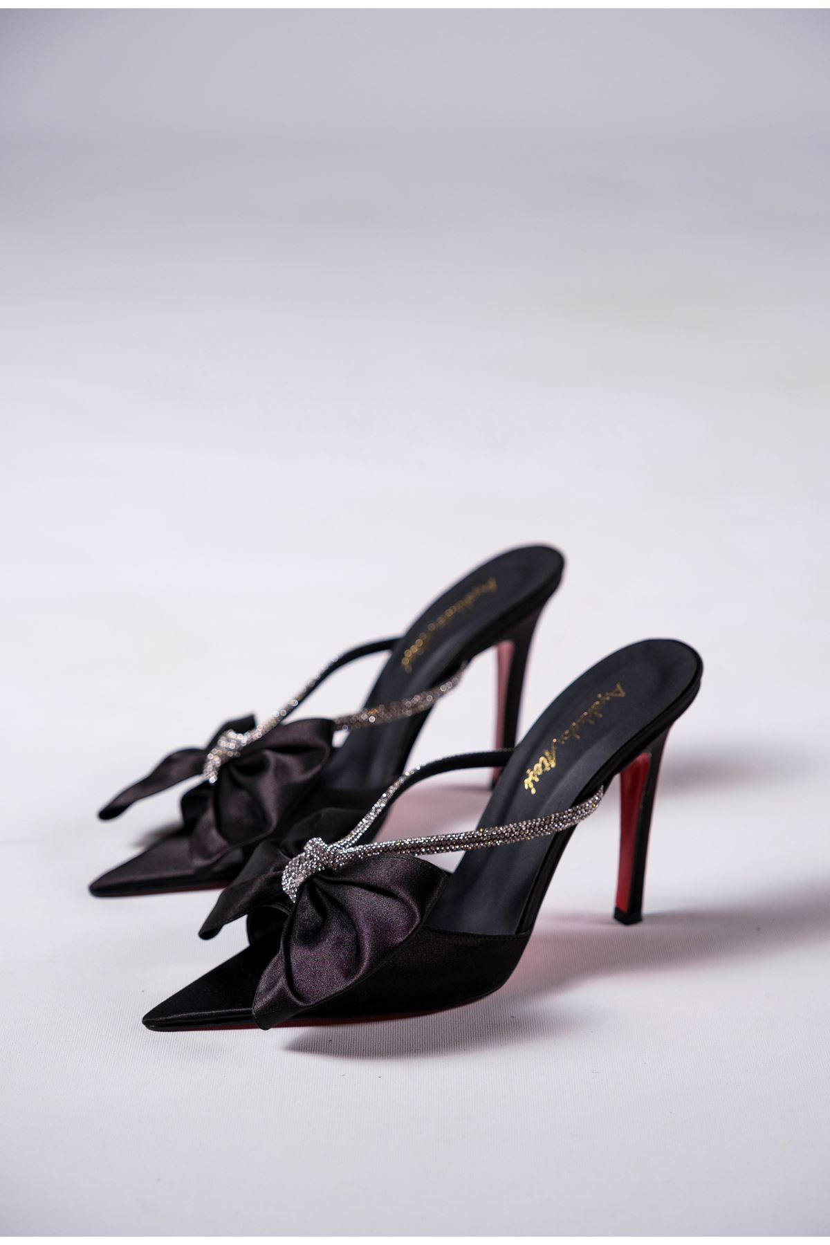 Siyah Saten Taş Detaylı  Kadın Topuklu Özel Tasarım Ayakkabı Stiletto RedLine