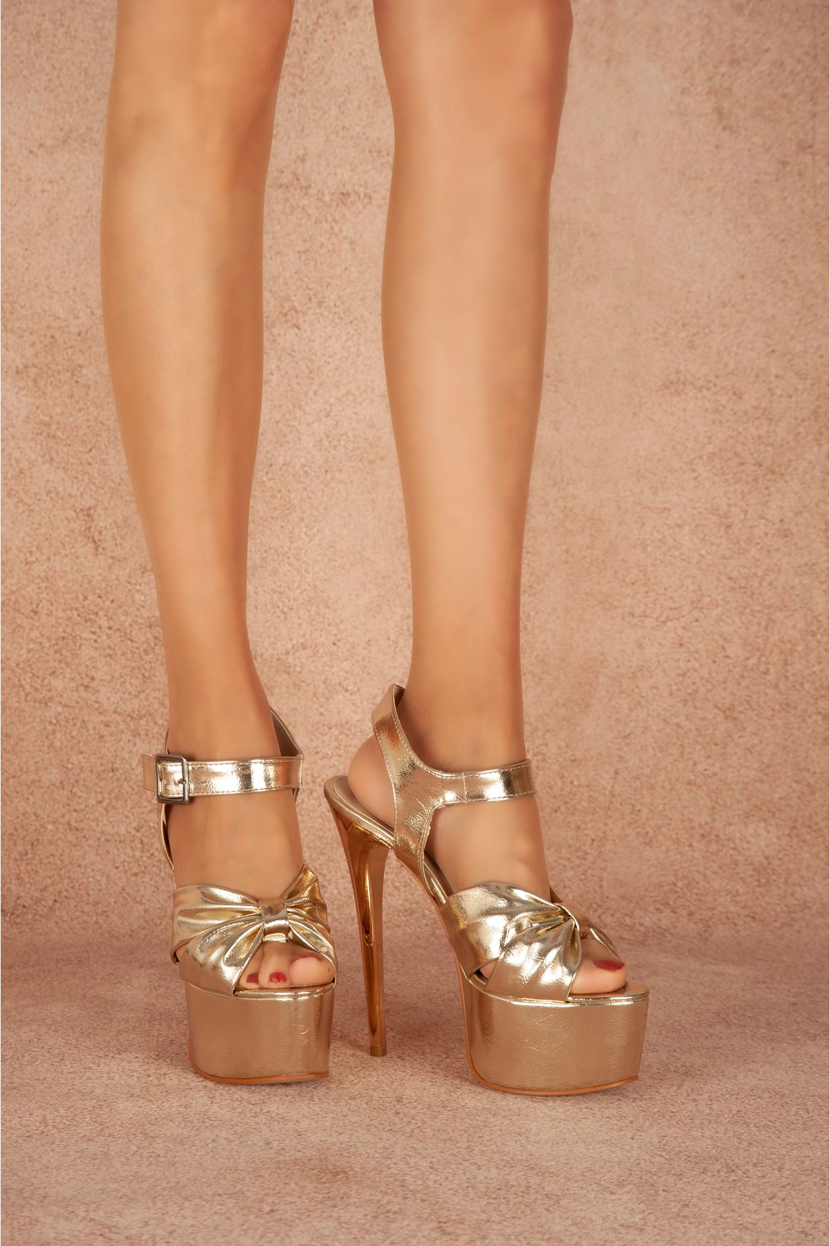 Amor Altın Deri Yüksek Topuklu Kadın Ayakkabı