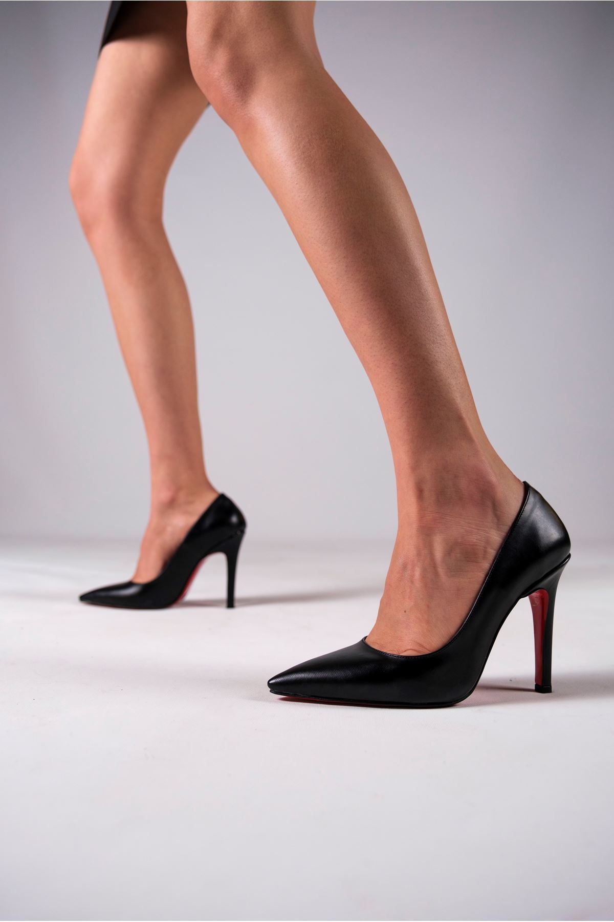 Siyah Cilt Kadın İnce Topuklu Ayakkabı Stiletto Yoshi