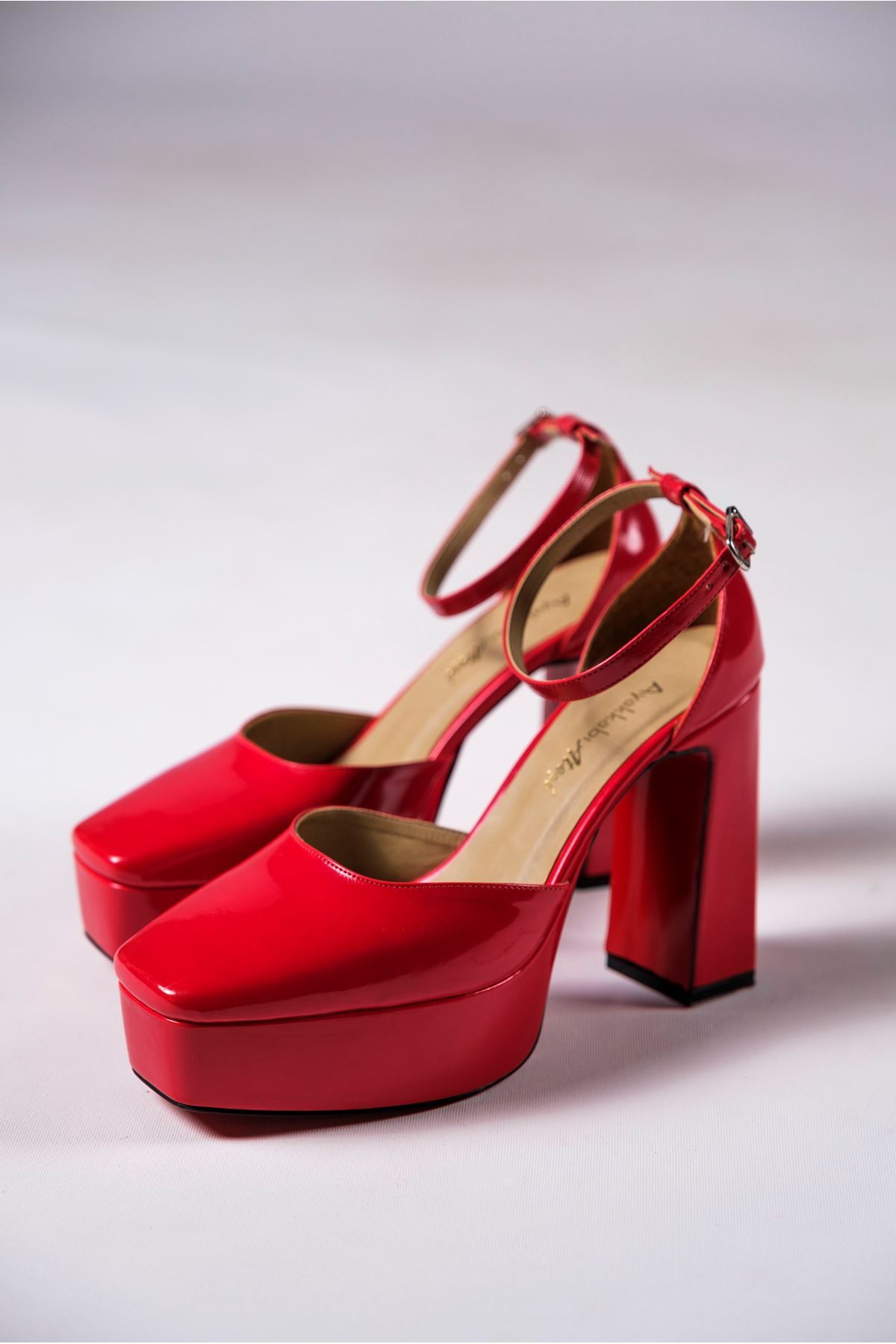 Krımızı Rugan Özel Tasarım Orta Topuklu Kadın Topuklu Ayakkabı Albina