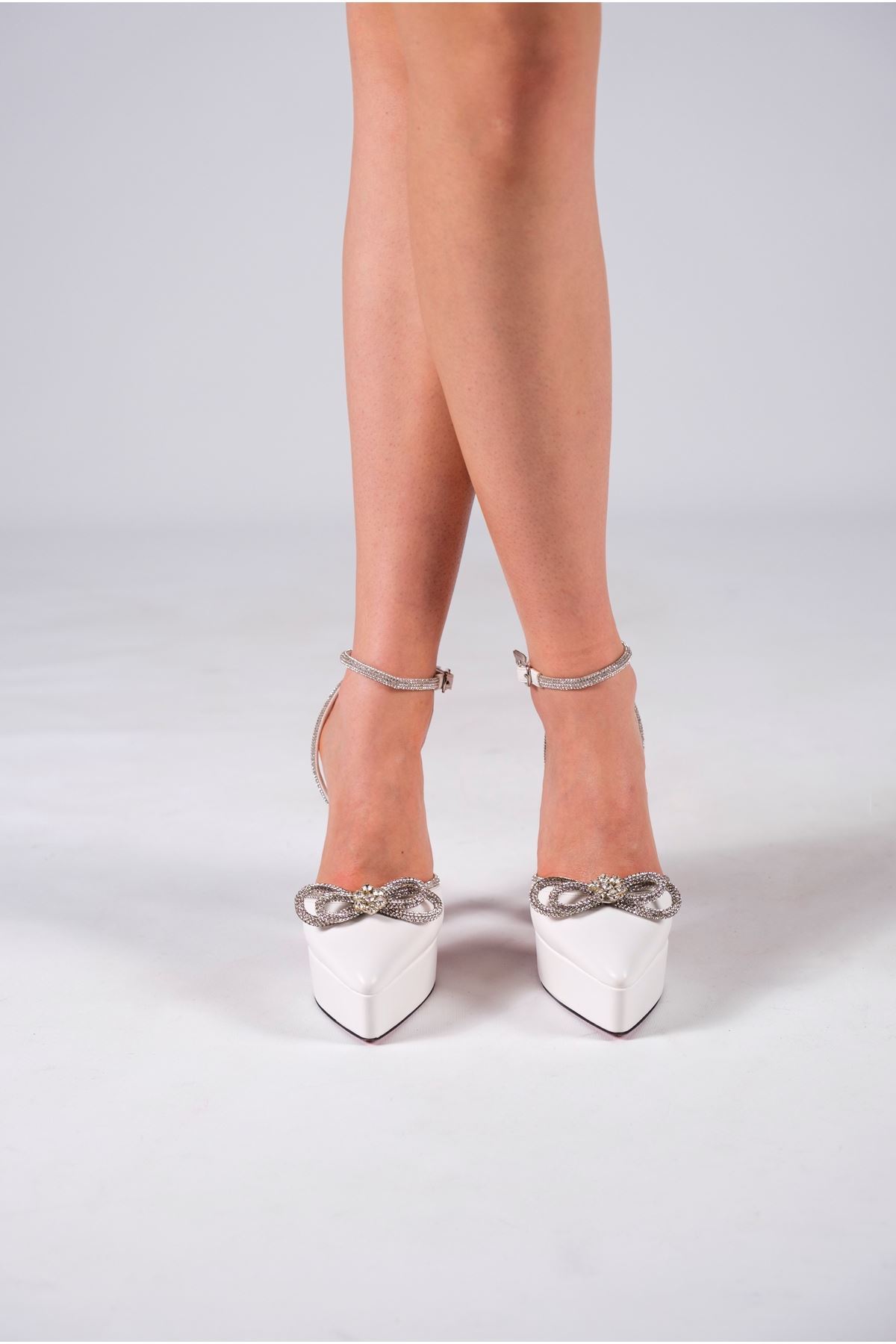 Beyaz Cilt Taş Detaylı Platform Kadın Ayakkabı Fallon