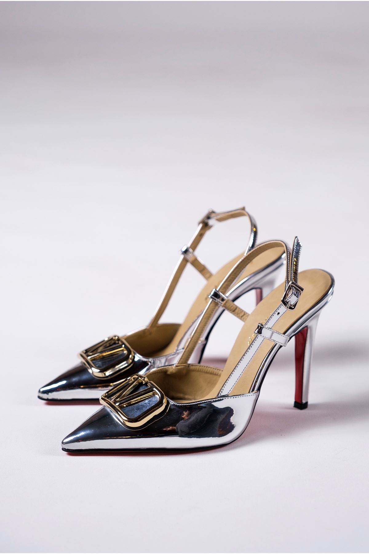Gümüş Ayna Tokalı Kadın Topuklu Özel Tasarım Ayakkabı Stiletto Kajino