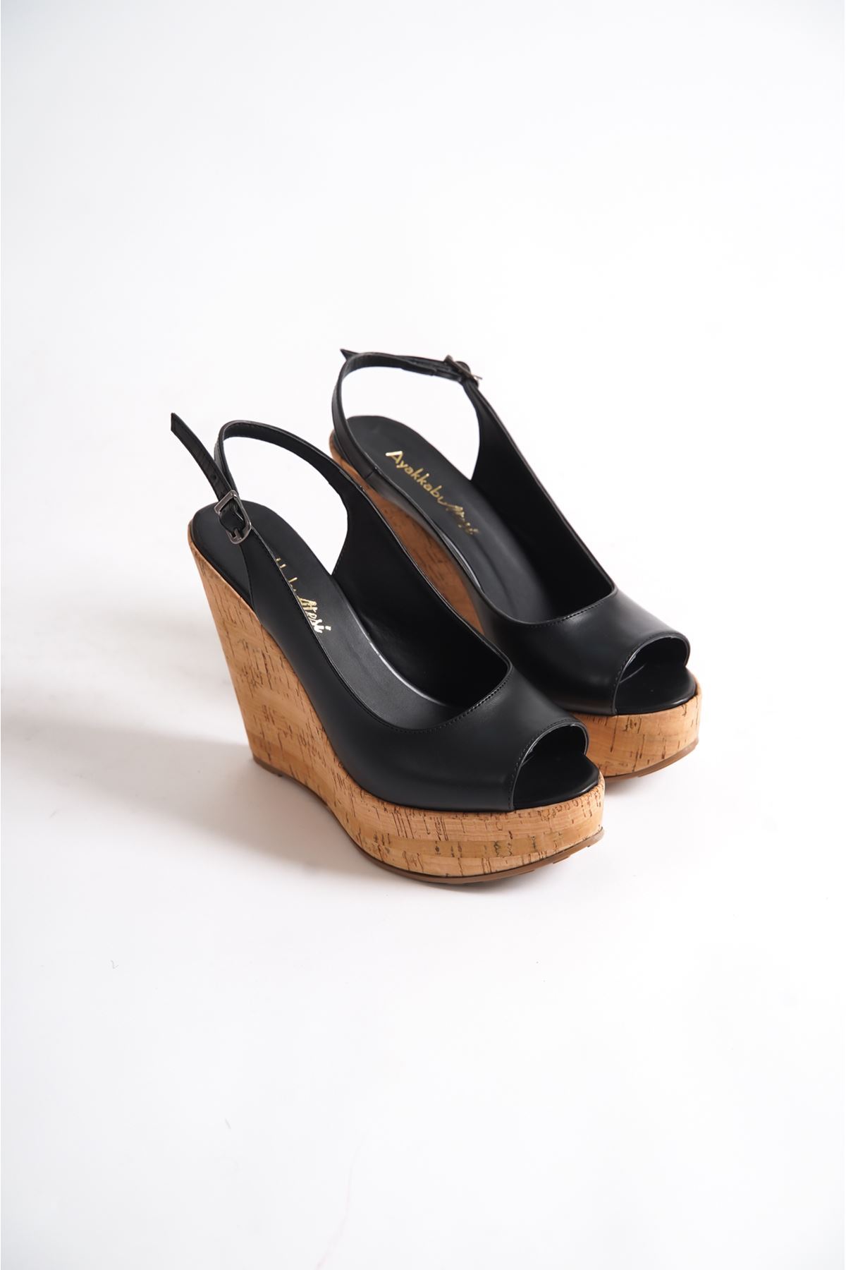 Mantara Siyah Cilt  Dolgu Topuklu Kadın Ayakkabı Kayla
