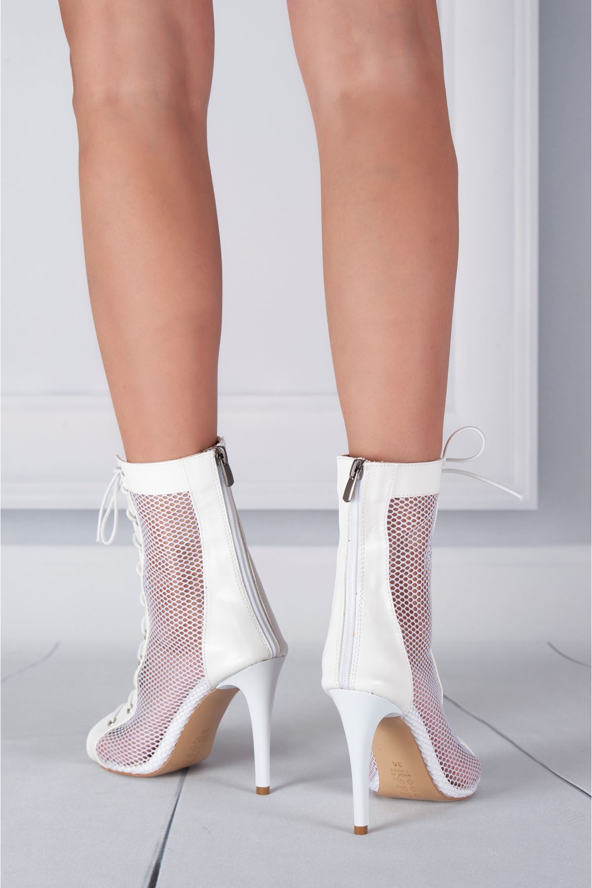 Lapinta Beyaz Deri Topuklu Kadın Ayakkabı