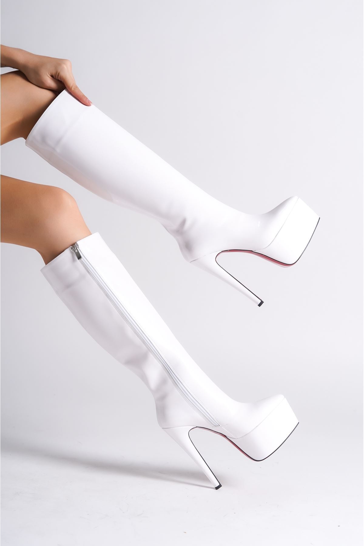 Beyaz Rugan Platform Özel Tasarım  İnce Topuklu Kadın Ayakkabı Carmen