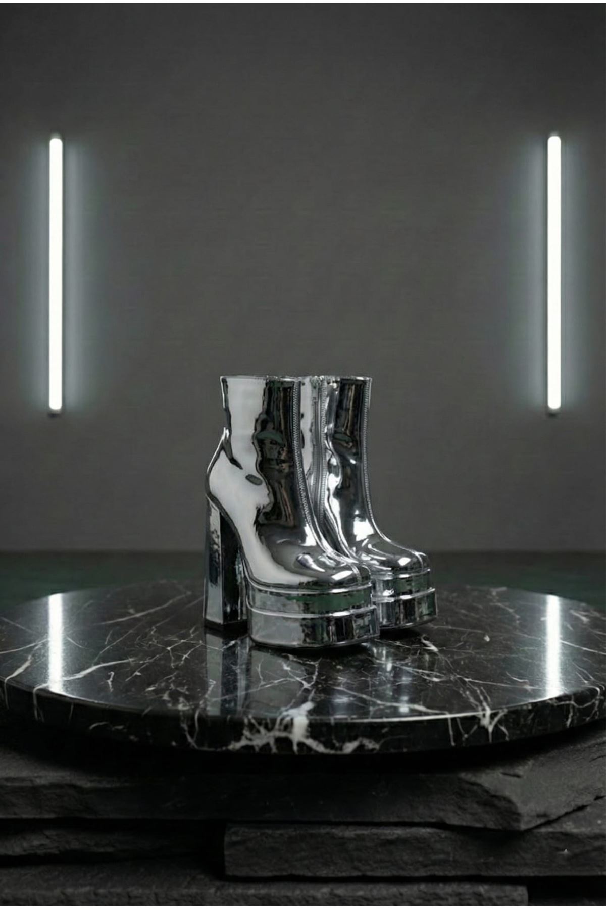 Vegaaa Gümüş Ayna Kare Burun Çift Platform Kalın Topuklu Kadın Bot