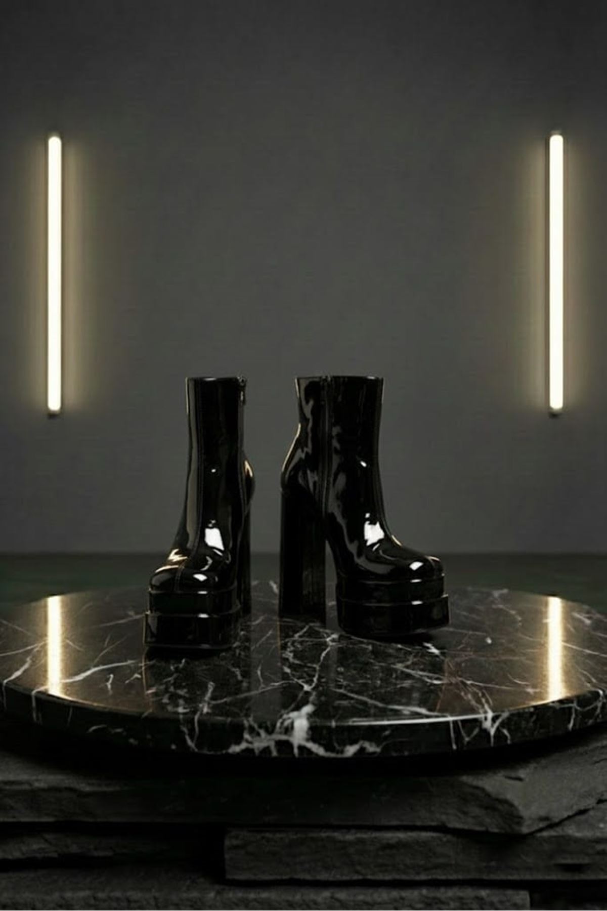 Vegaaa Siyah Rugan Kare Burun Çift Platform Kalın Topuklu Kadın Bot