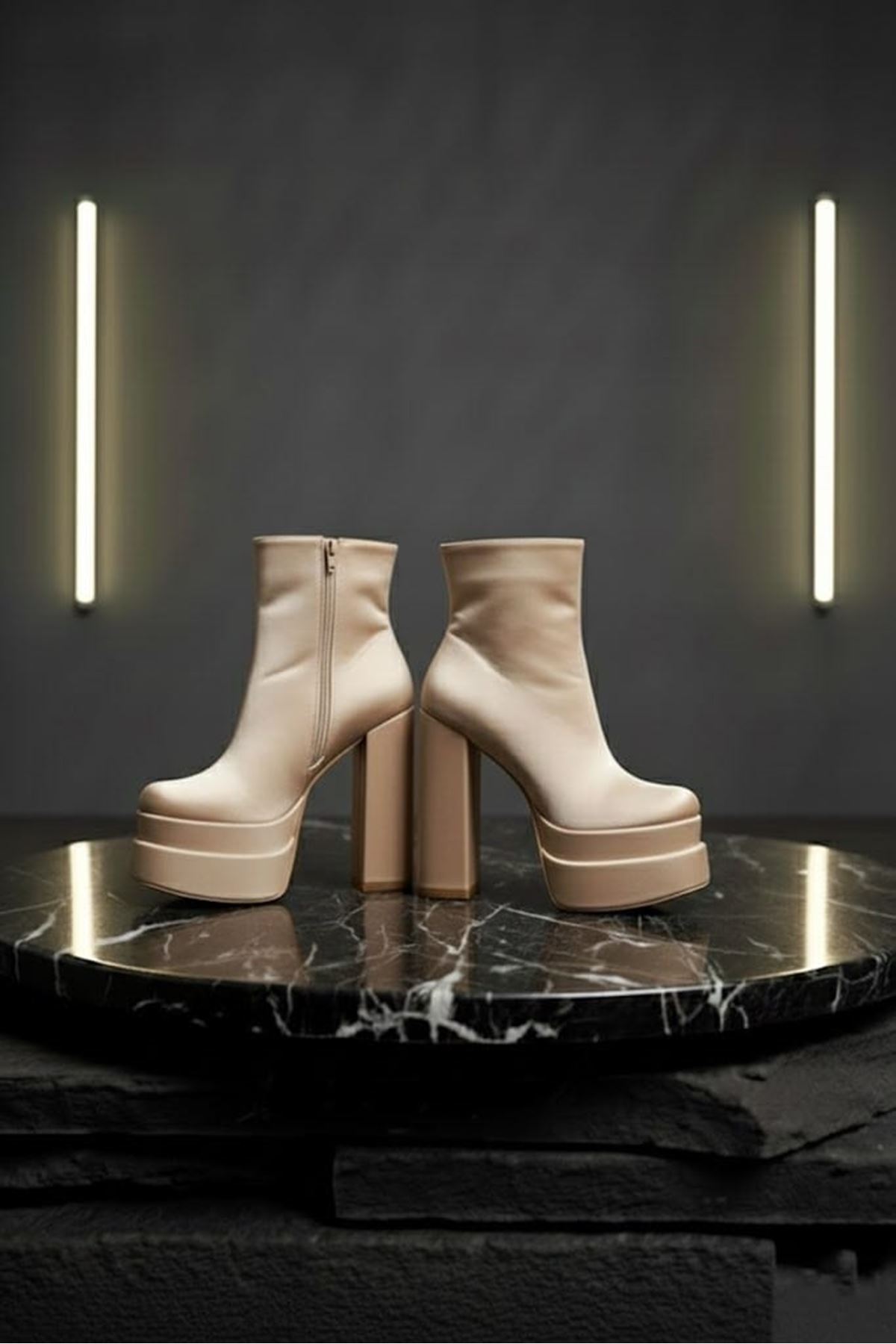 Vegaaa Ten Süet Kare Burun Çift Platform Kalın Topuklu Kadın Bot