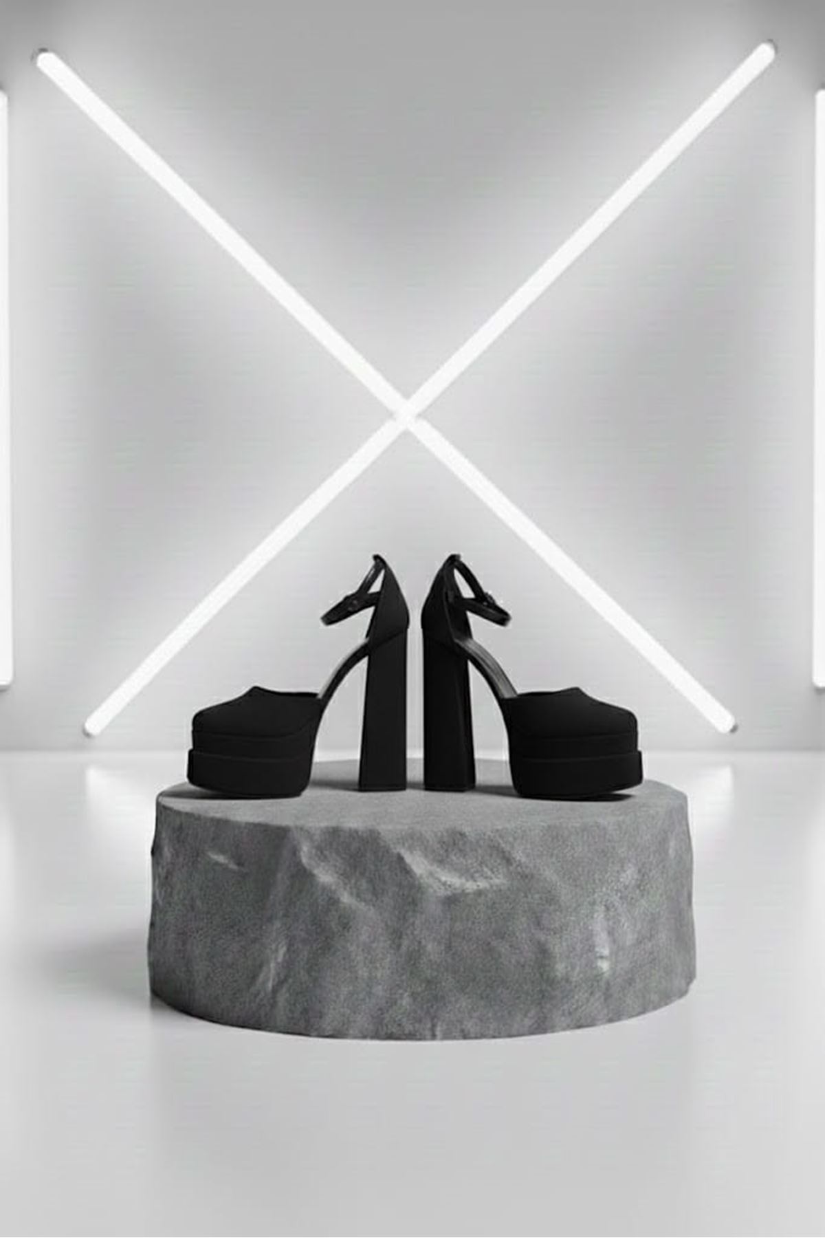 Figooo Siyah Süet Çift Platformlu Kalın Topuklu Kadın Ayakkabı / Bilekten Bağlamalı Küt Burun