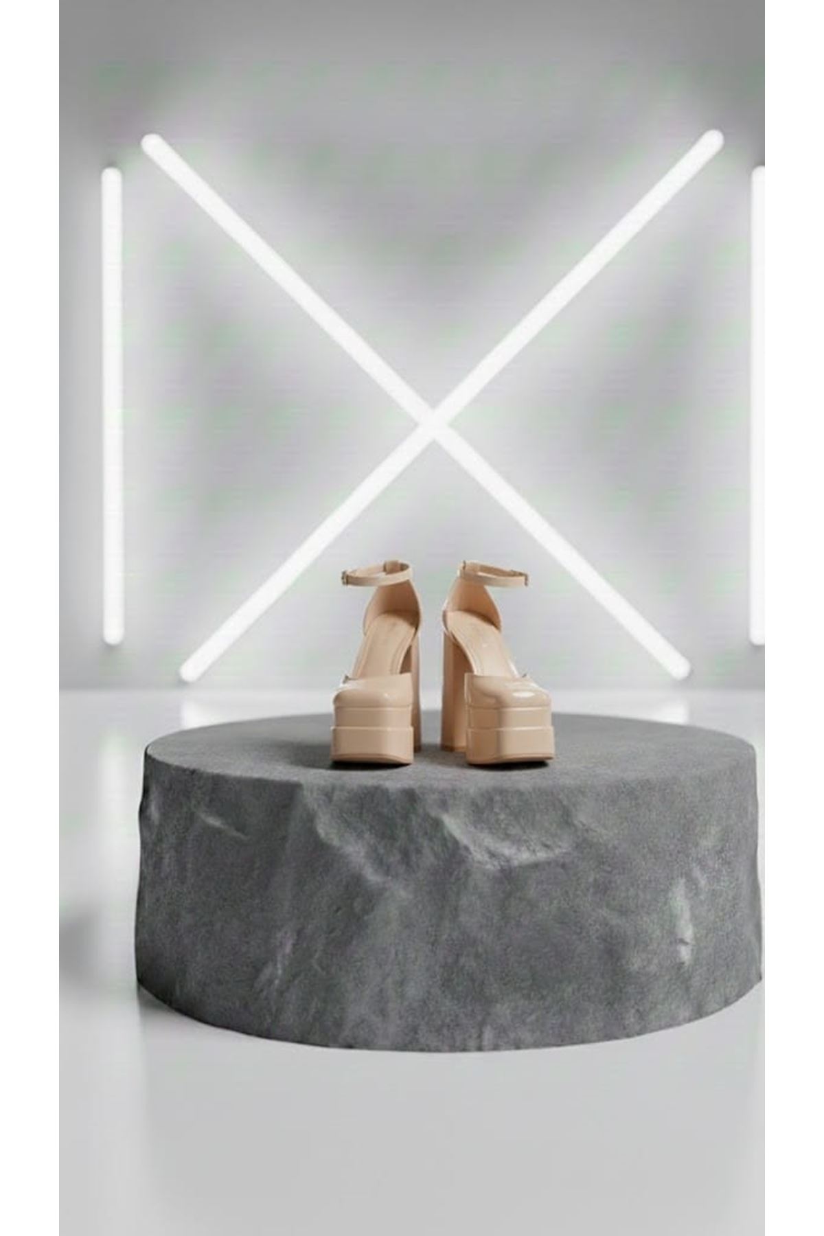 Figooo Nude Rugan Çift Platformlu Kalın Topuklu Kadın Ayakkabı / Bilekten Bağlamalı Küt Burun