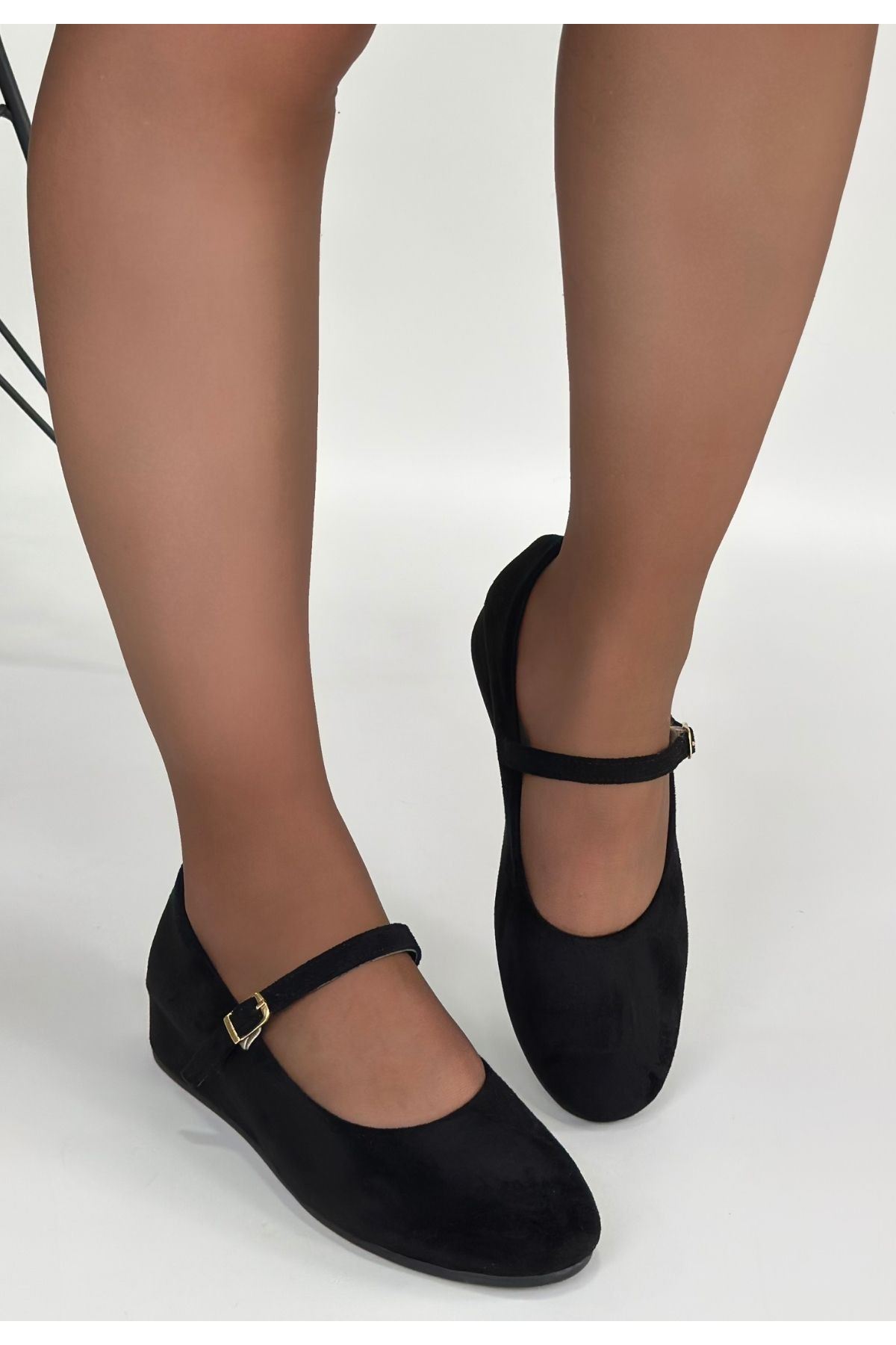 Lossa Siyah Süet Kemerli Babet Ayakkabı