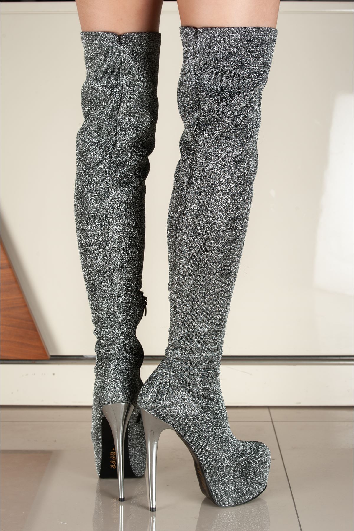 Merlin Simli Gri Kadın İnce Topuk Yüksek Diz Üstü Streç Çizme