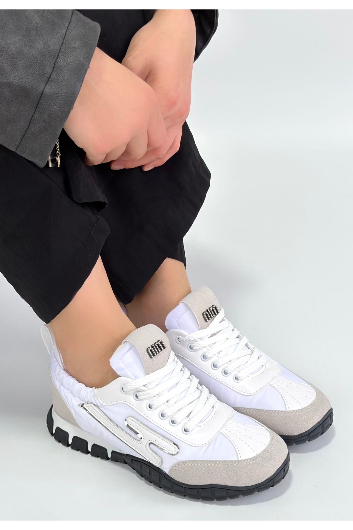 Huer Beyaz Nubuk Bağcıklı Spor Ayakkabı