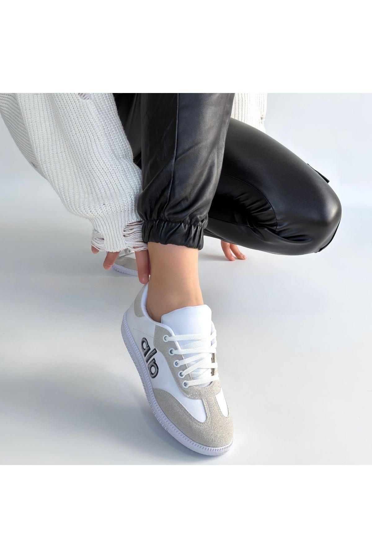 Lendo Beyaz Cilt Bağcıklı Spor Ayakkabı