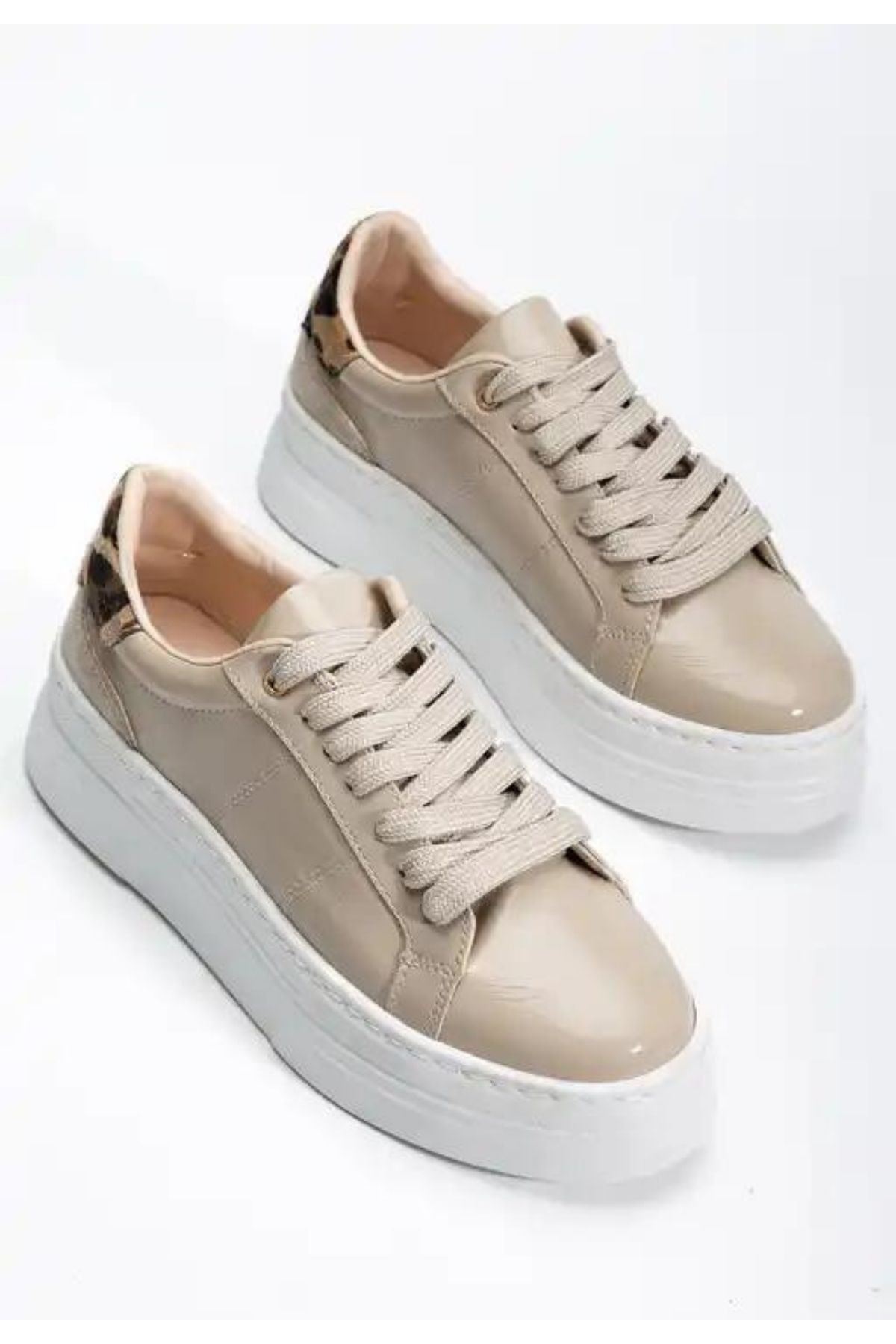 Jetan Bej Rugan Bağcıklı Spor Ayakkabı