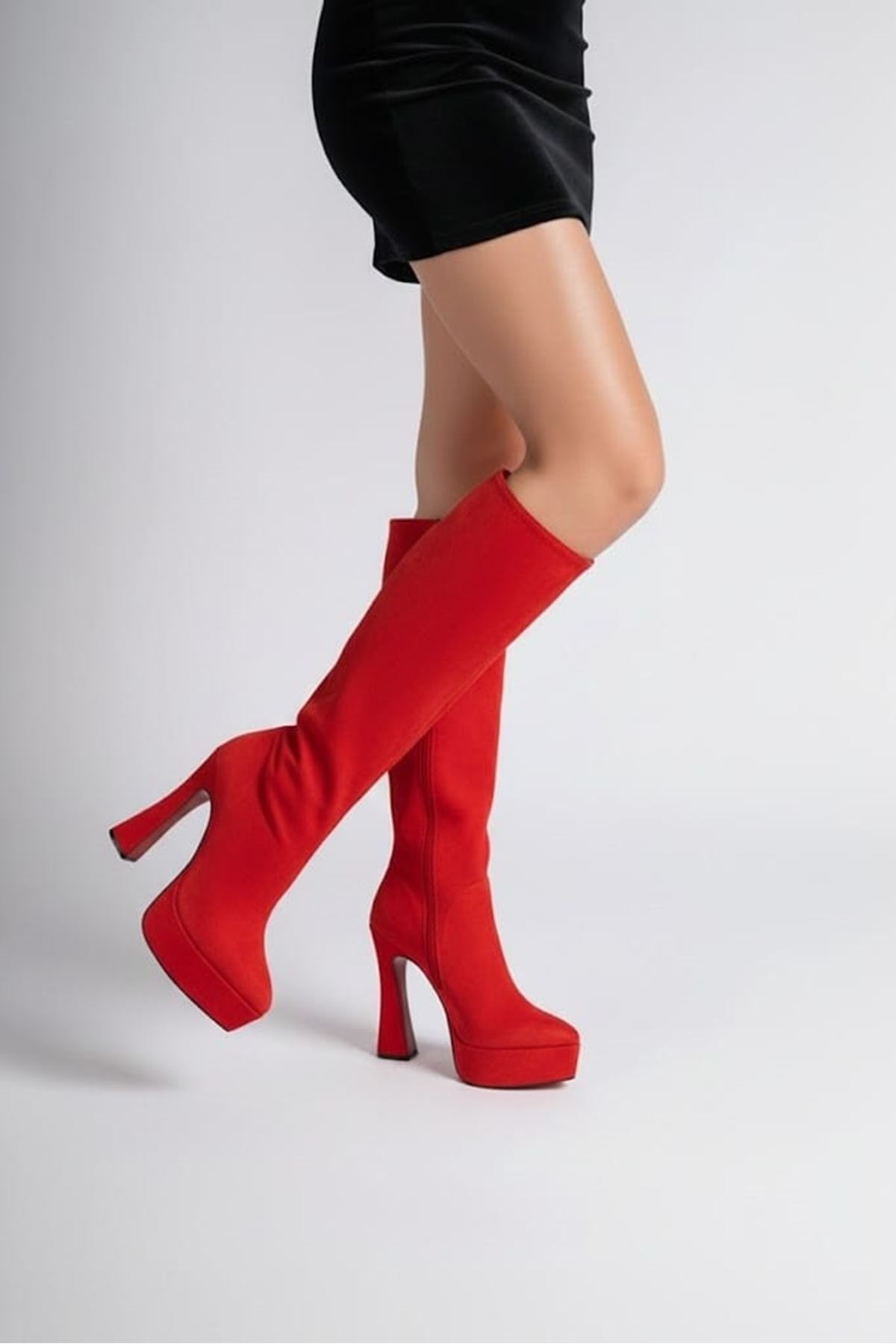 Violeeett Kırmızı Süet Kadın Sivri Burun Platform Çizme