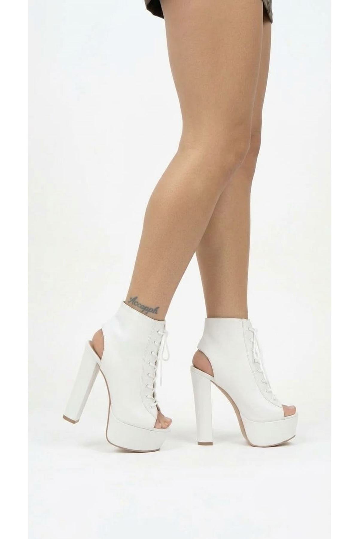 Elara Beyaz Rugan Platform Arka Açık Tasarım Kadın Ayakkabı
