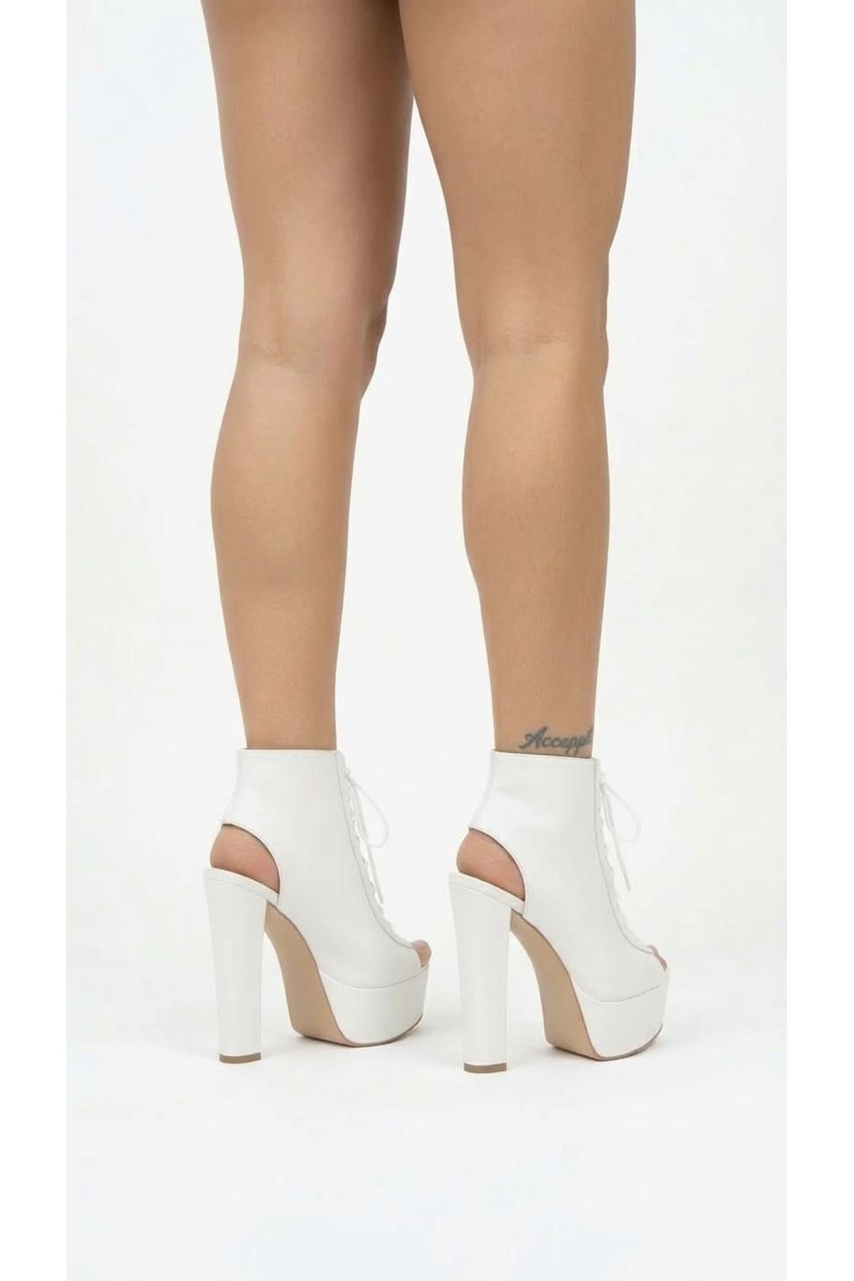 Elara Beyaz Rugan Platform Arka Açık Tasarım Kadın Ayakkabı