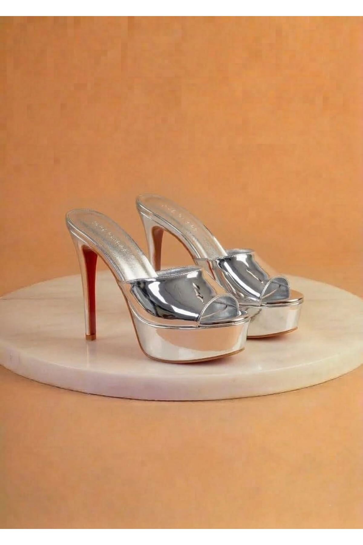 Dylan Kadın Gümüş Ayna Özel Tasarım İnce Topuklu Terlik