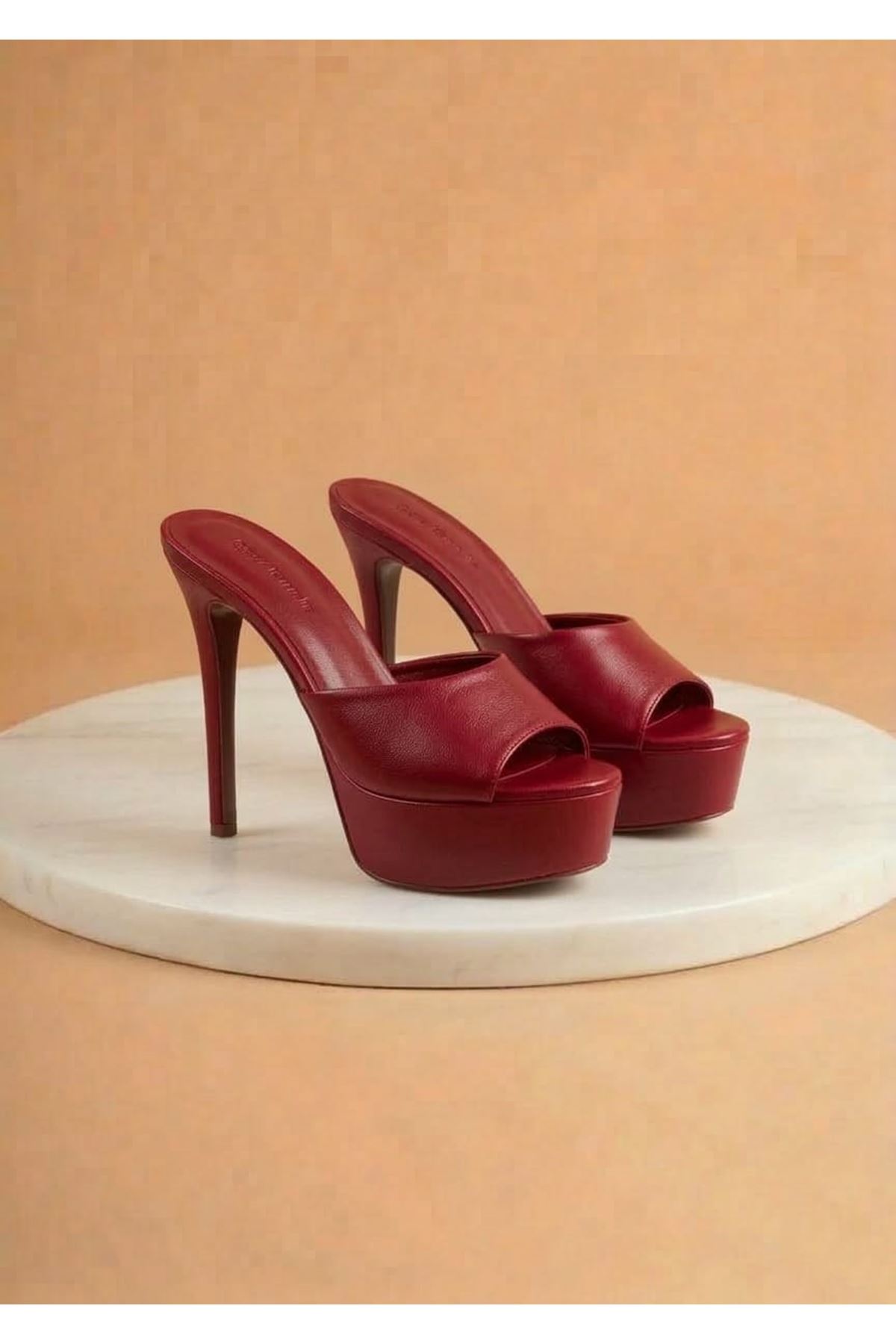 Dylan Kadın Kırmızı Deri Özel Tasarım İnce Topuklu Terlik