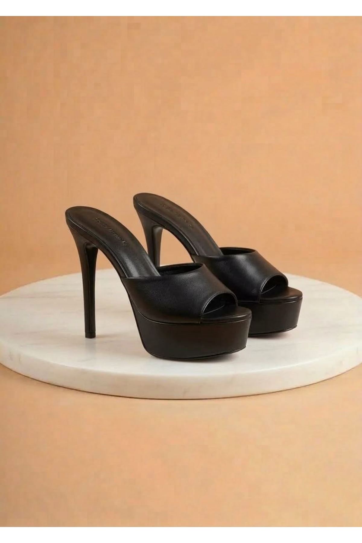 Dylan Kadın Siyah Deri Özel Tasarım İnce Topuklu Terlik