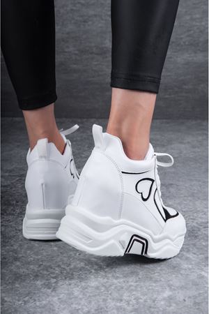 Love Siyah  Kalp Detaylı Beyaz Kadın Spor Ayakkabı